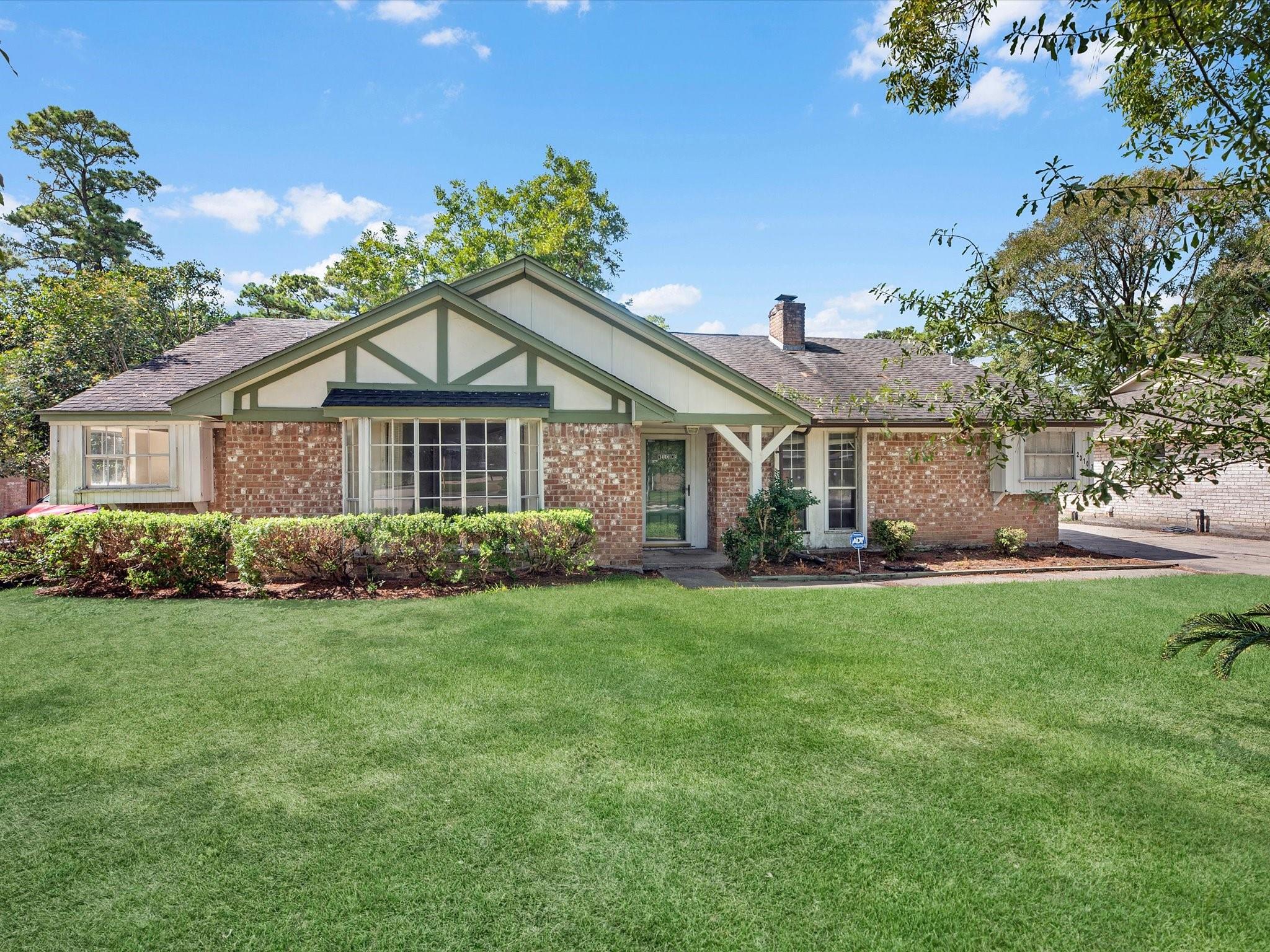 23107 Canyon Lake Drive Property Photo 2
