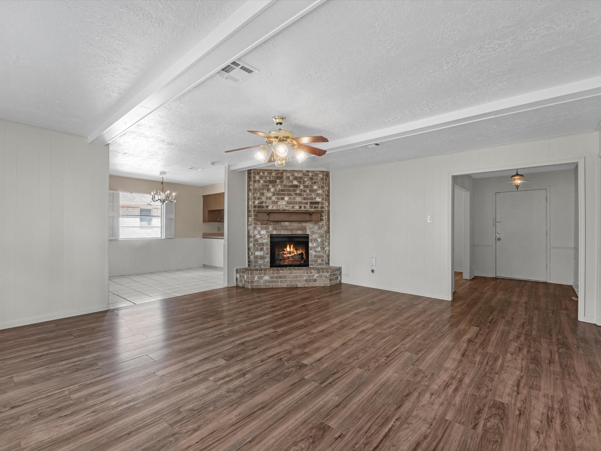 23107 Canyon Lake Drive Property Photo 5