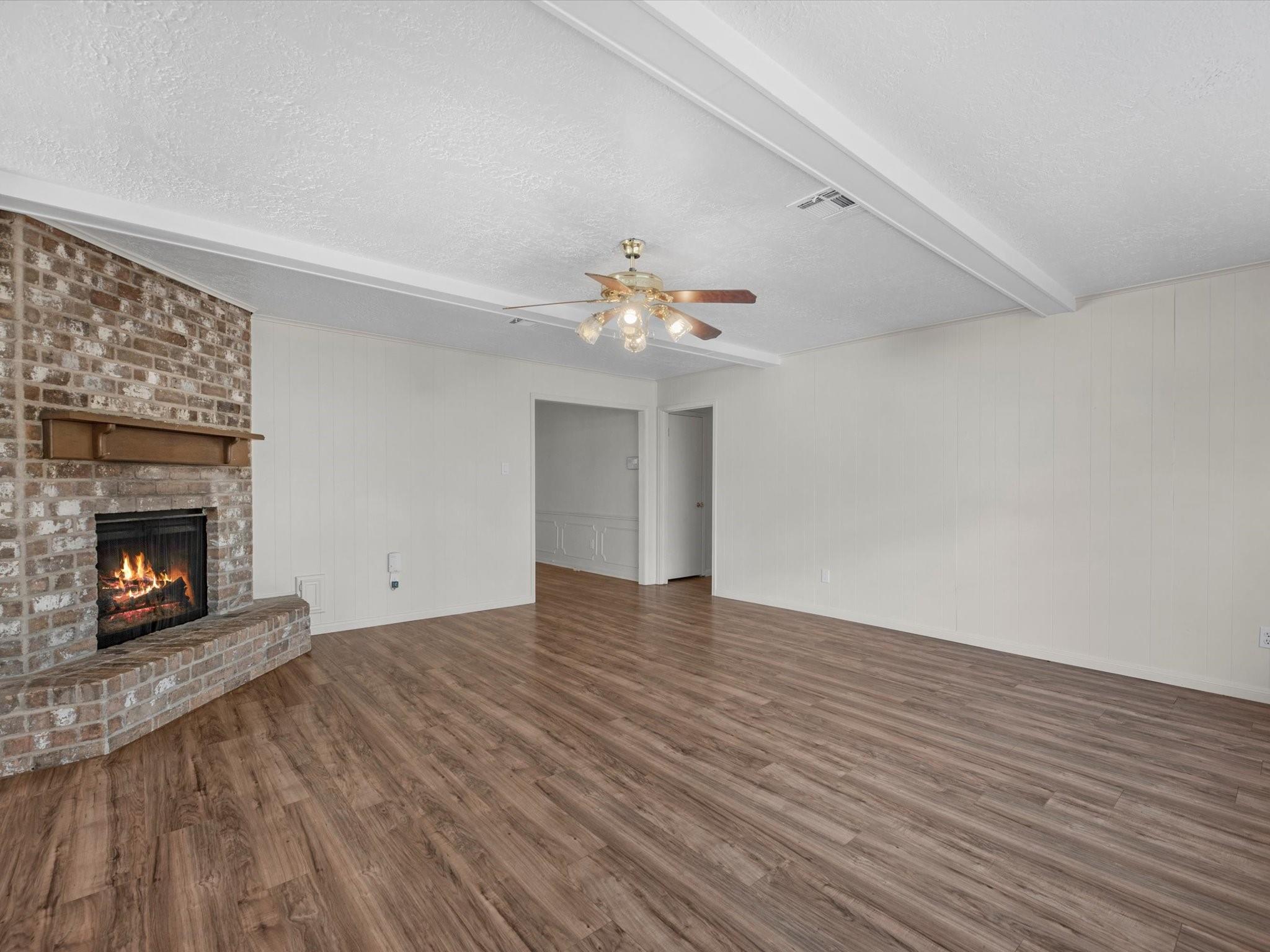 23107 Canyon Lake Drive Property Photo 6