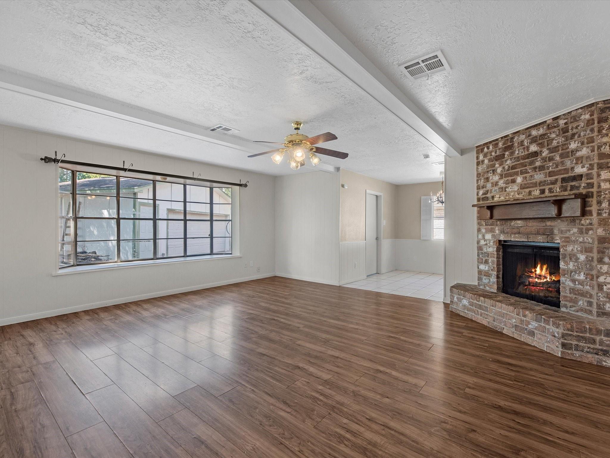 23107 Canyon Lake Drive Property Photo 7