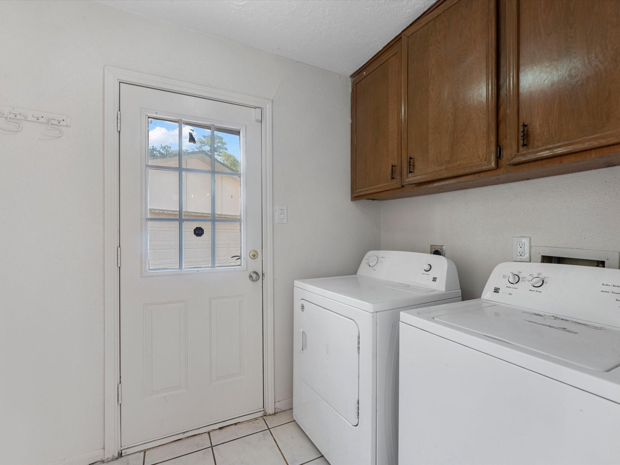 23107 Canyon Lake Drive Property Photo 9