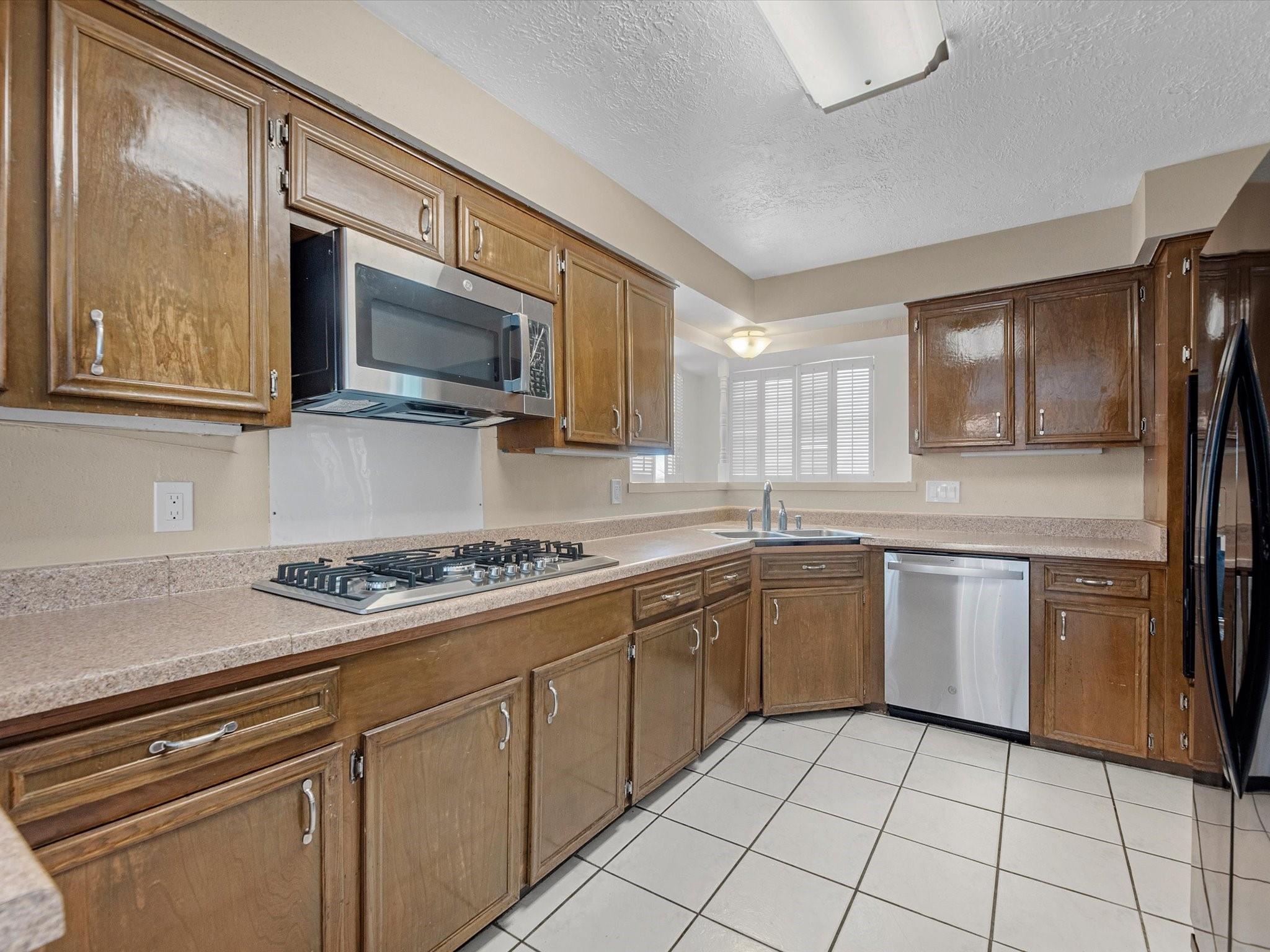 23107 Canyon Lake Drive Property Photo 11