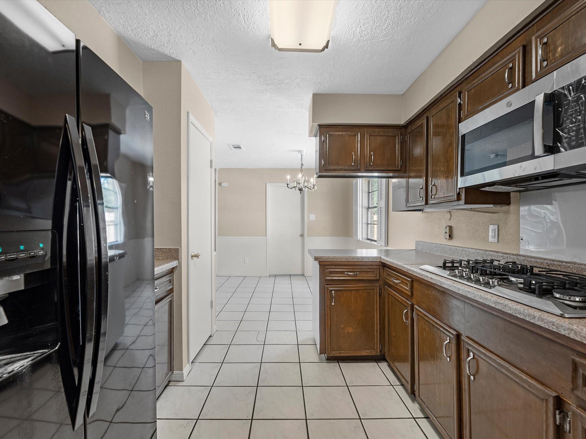 23107 Canyon Lake Drive Property Photo 12