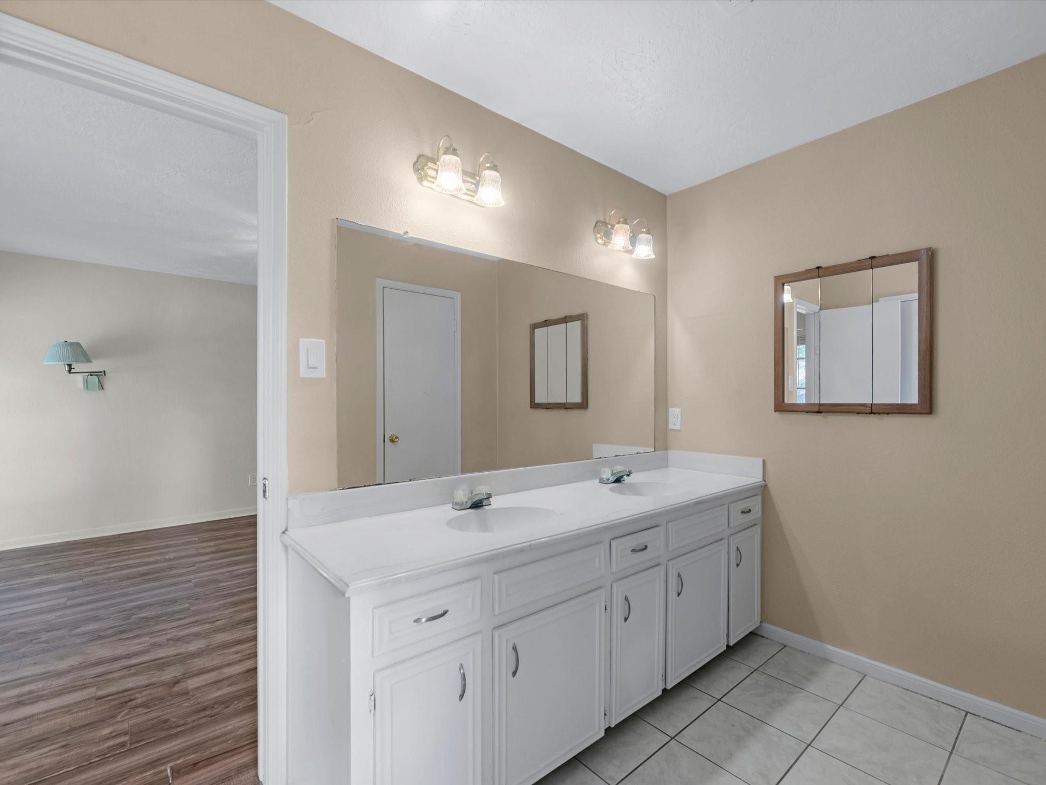 23107 Canyon Lake Drive Property Photo 17