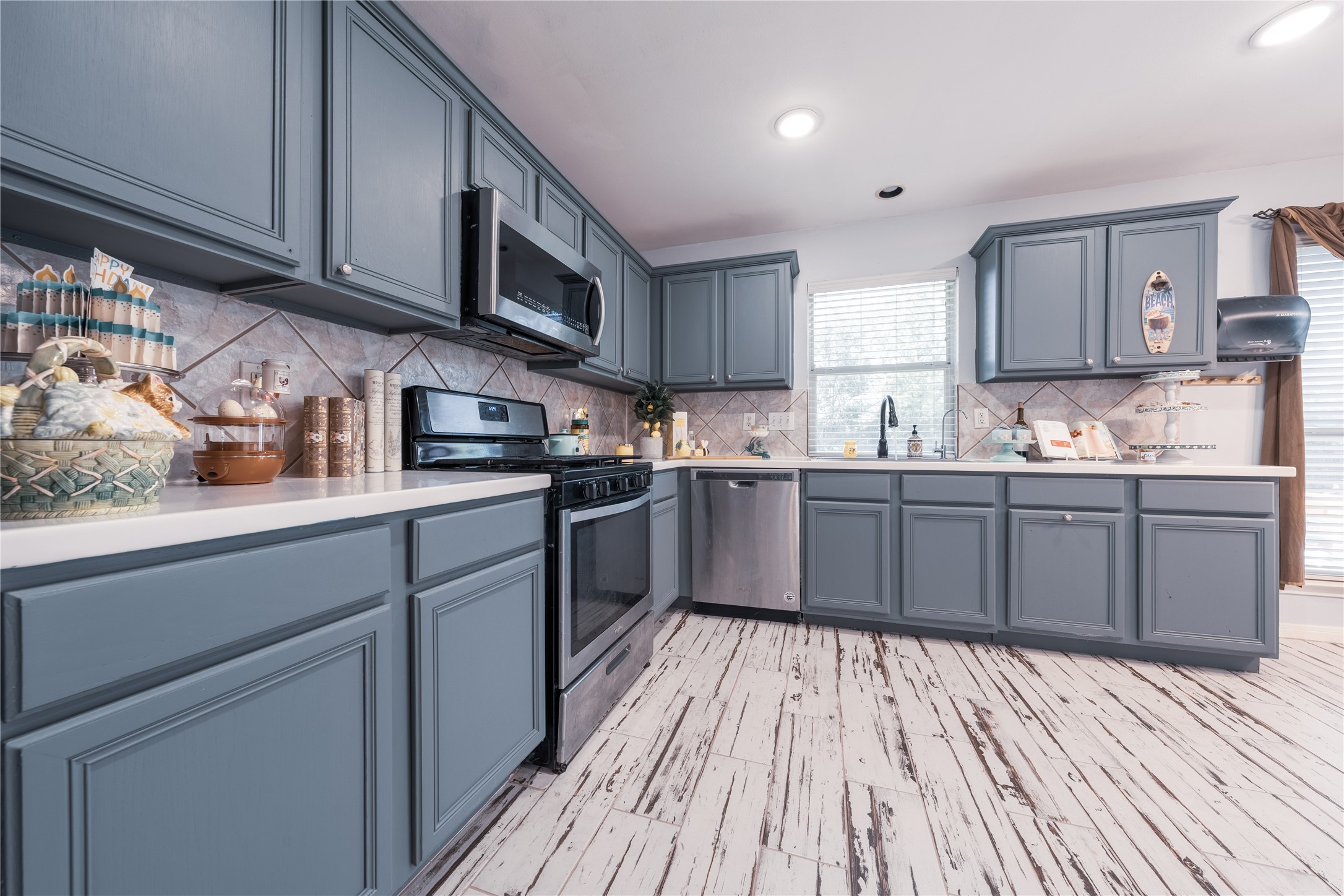 16023 Langbrook Court Property Photo 6