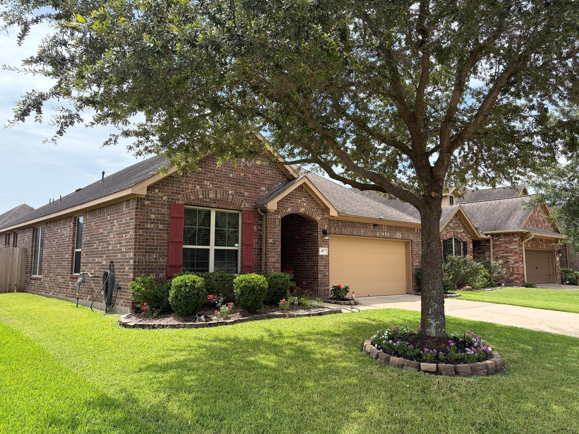407 Iris Rose Ct Property Photo 1