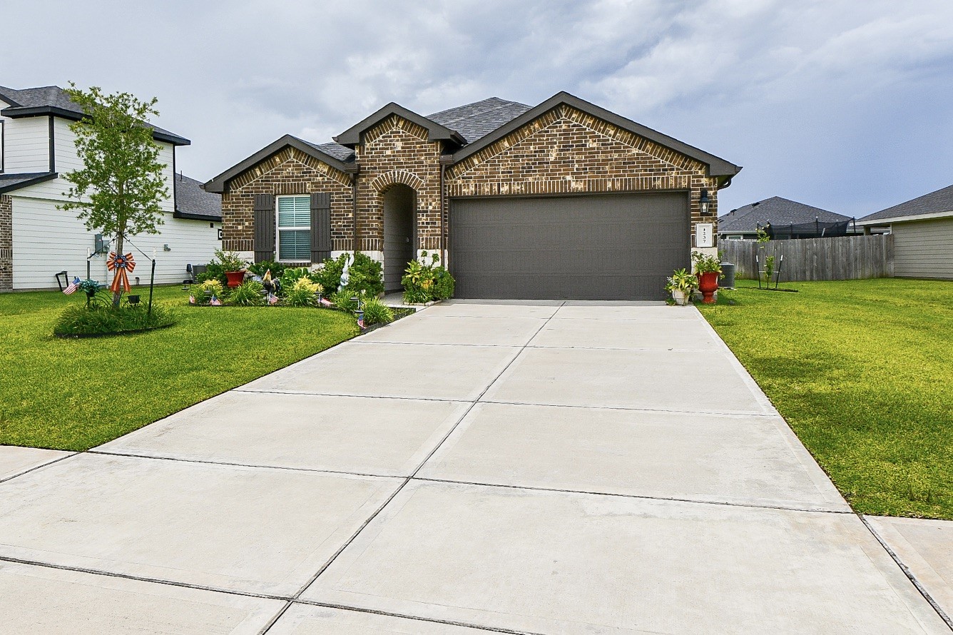 1237 Waterside Trace Property Photo 1