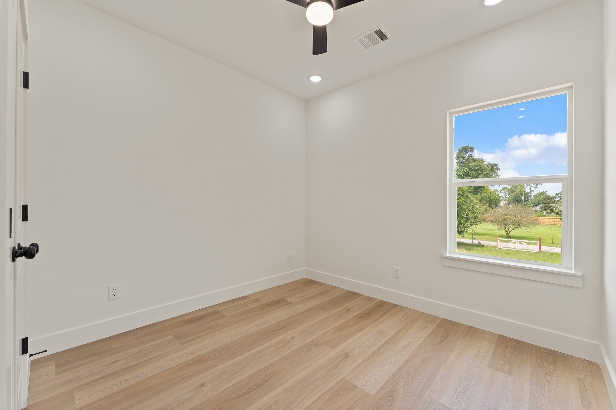 9119 Henrietta Street A/b Property Photo 23