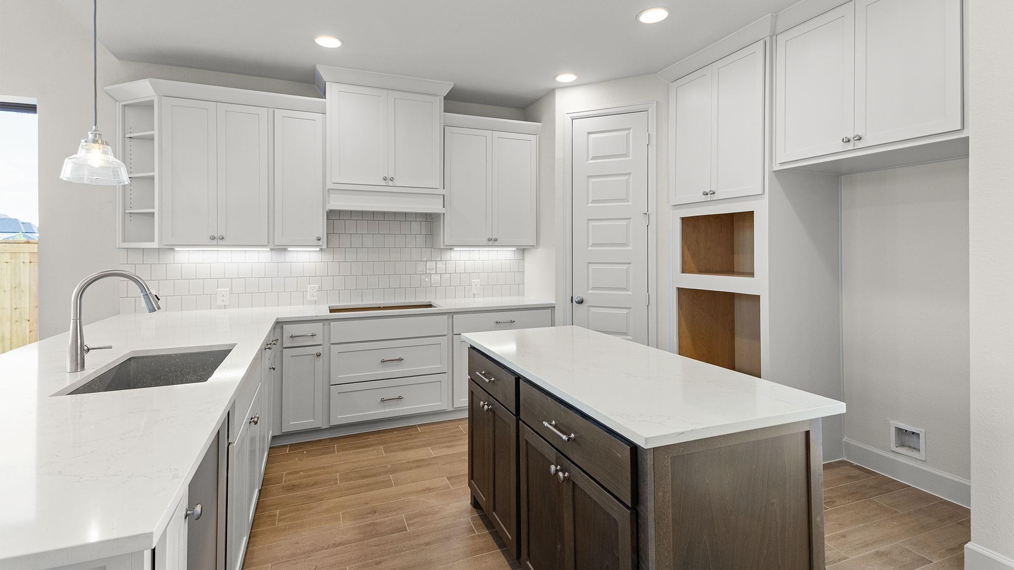 11218 Common Wingstem Road Property Photo 4