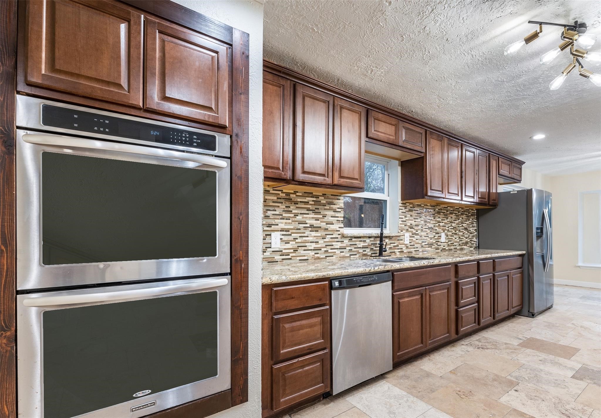 417 White Wing Lane Property Photo 8