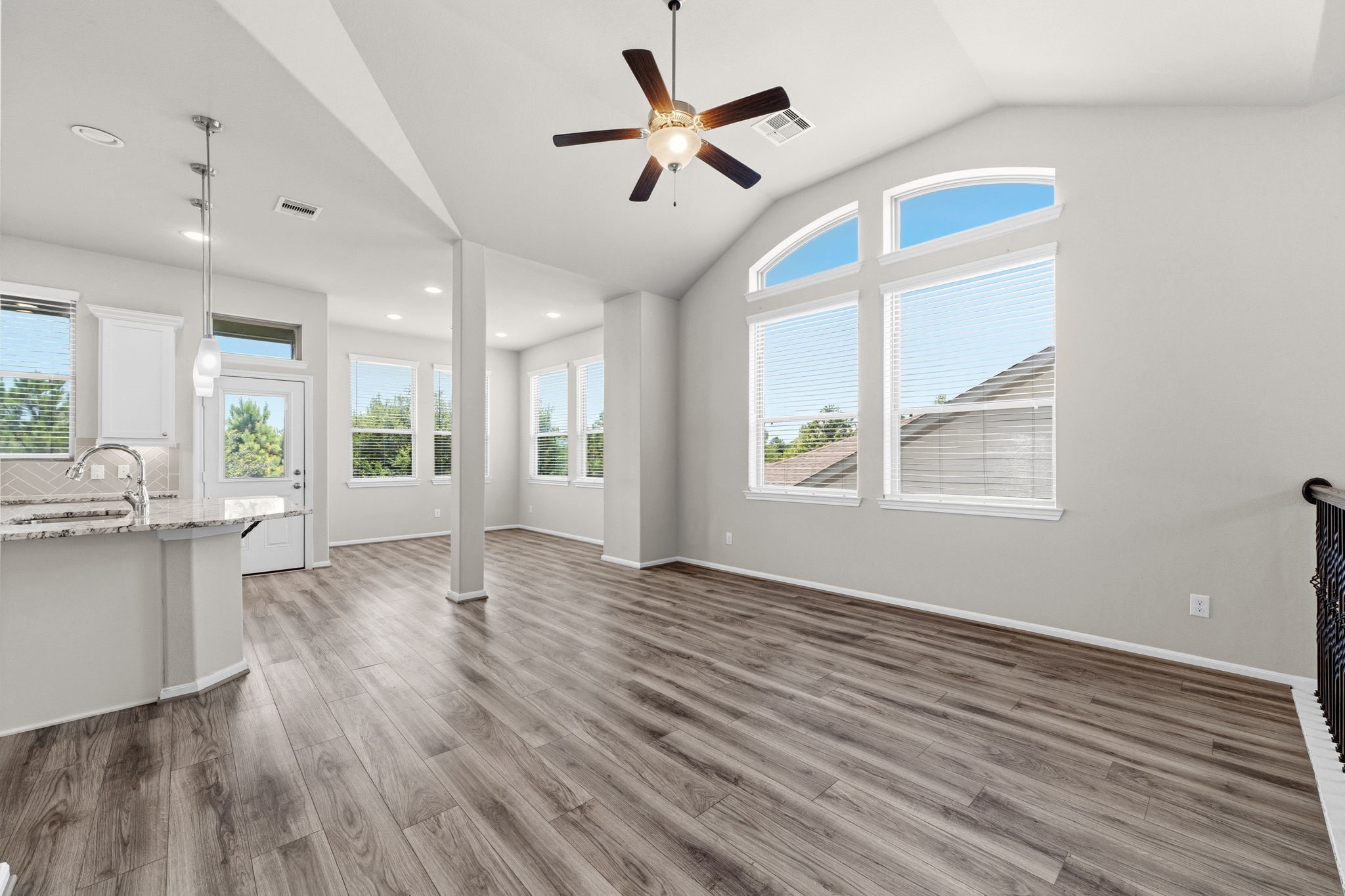 16226 Rattlesnake Run Trail Property Photo 6