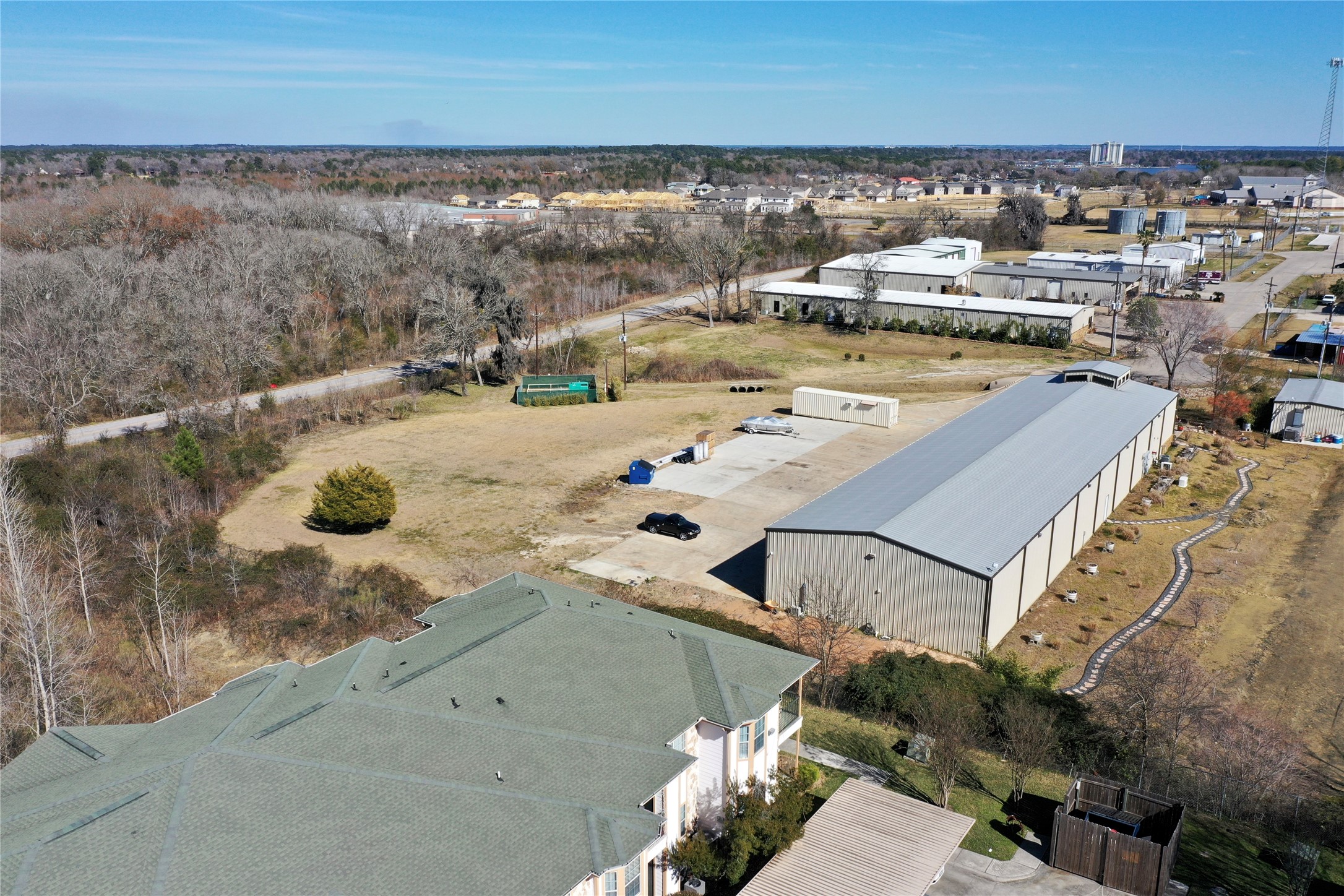 00 Commerce Row Property Photo 8