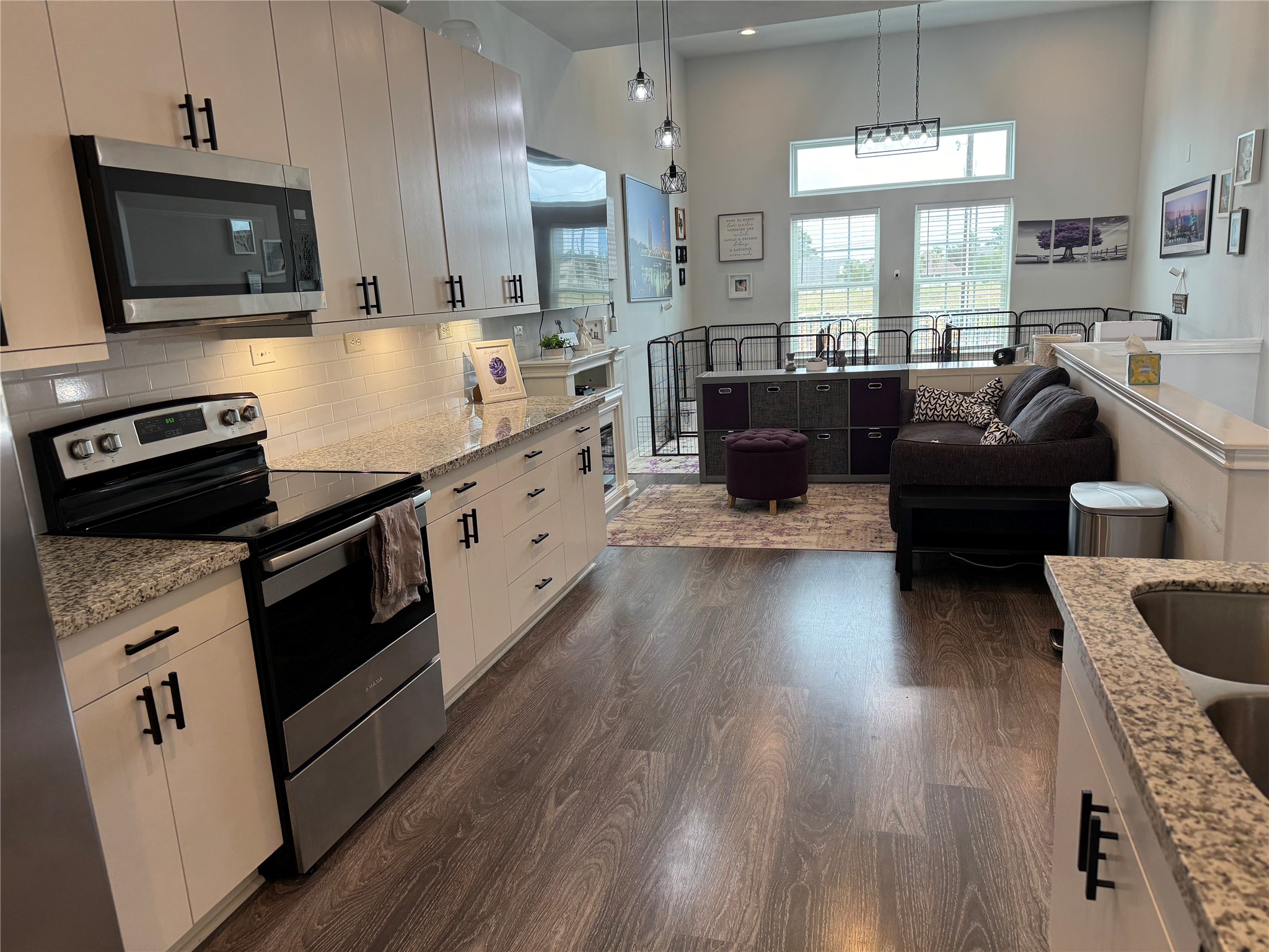 18843 Elegance Avenue Property Photo 2