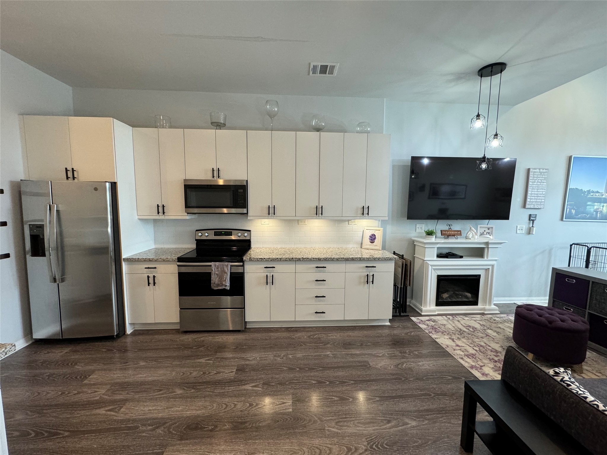 18843 Elegance Avenue Property Photo 3