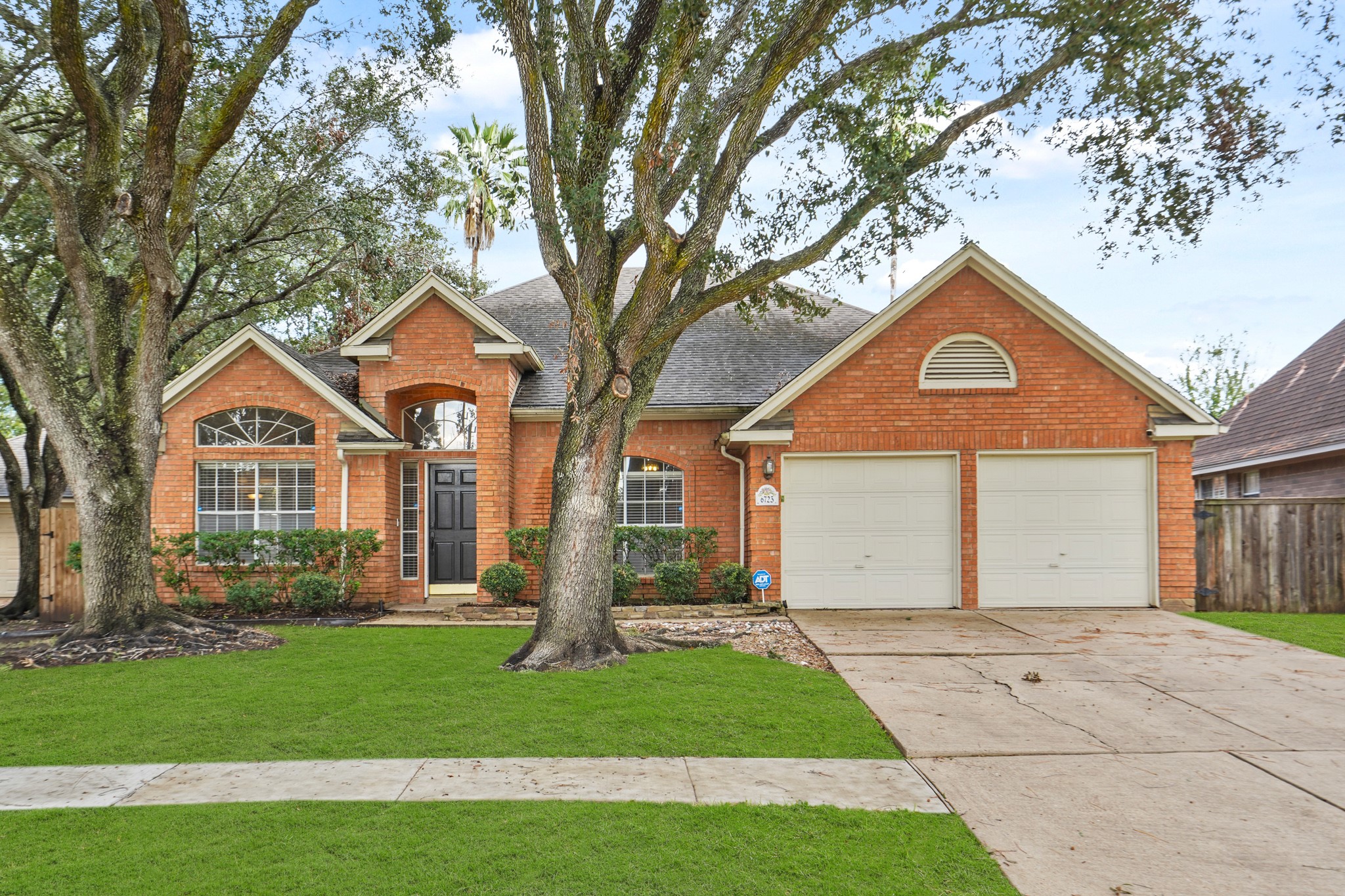 6723 Flowermound Drive Property Photo 2