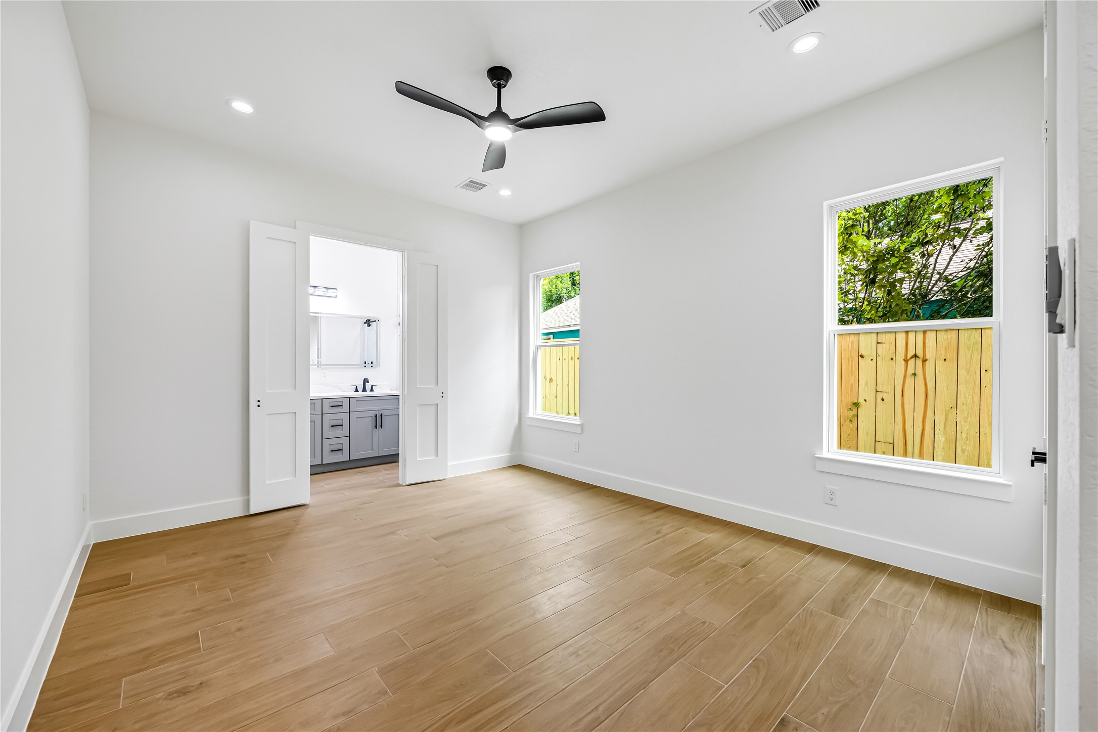4815 Cruse Rd B Property Photo 6