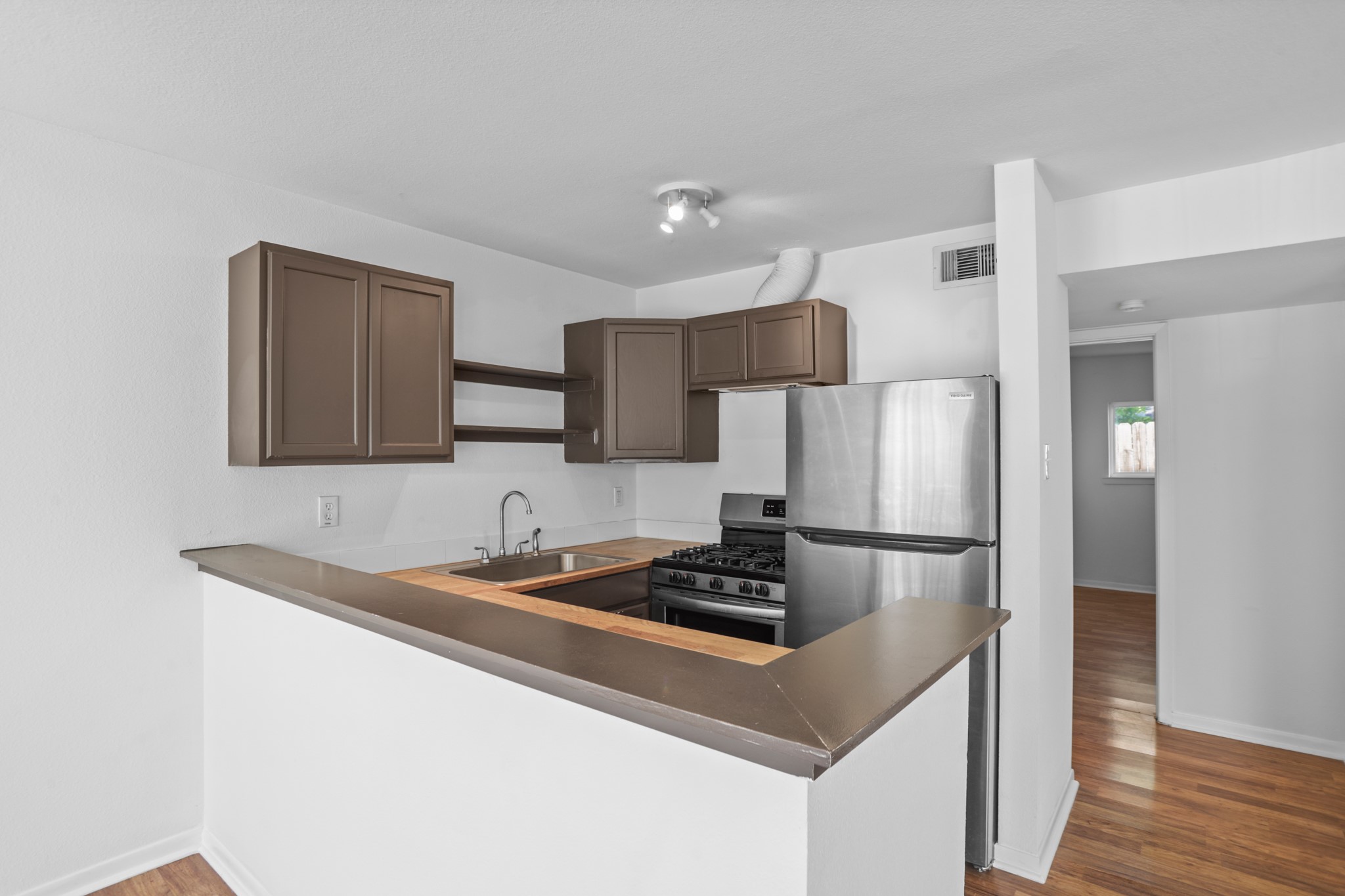 1408 Hughes Street 11 Property Photo 1
