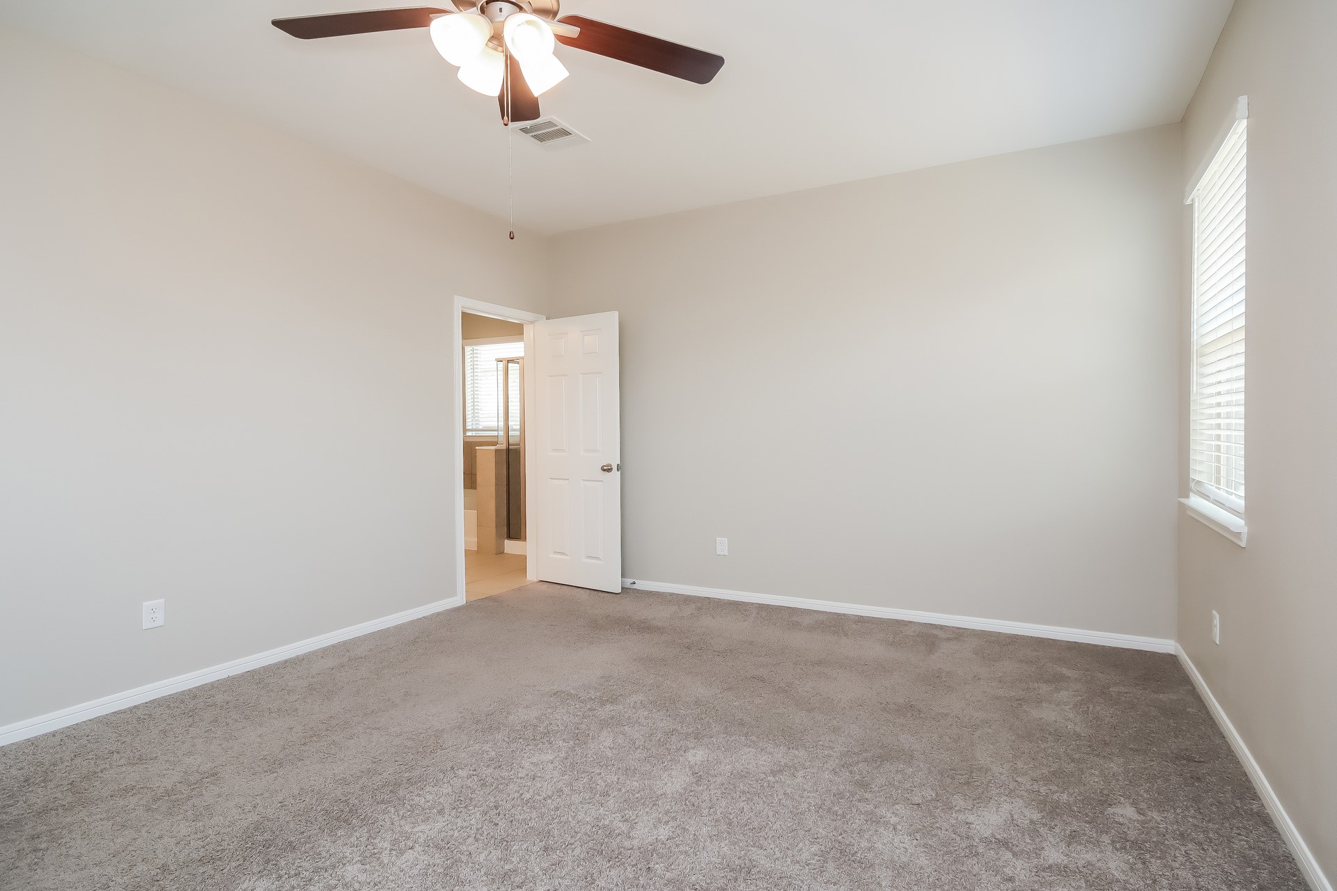 9207 Penfield Drive Property Photo 8