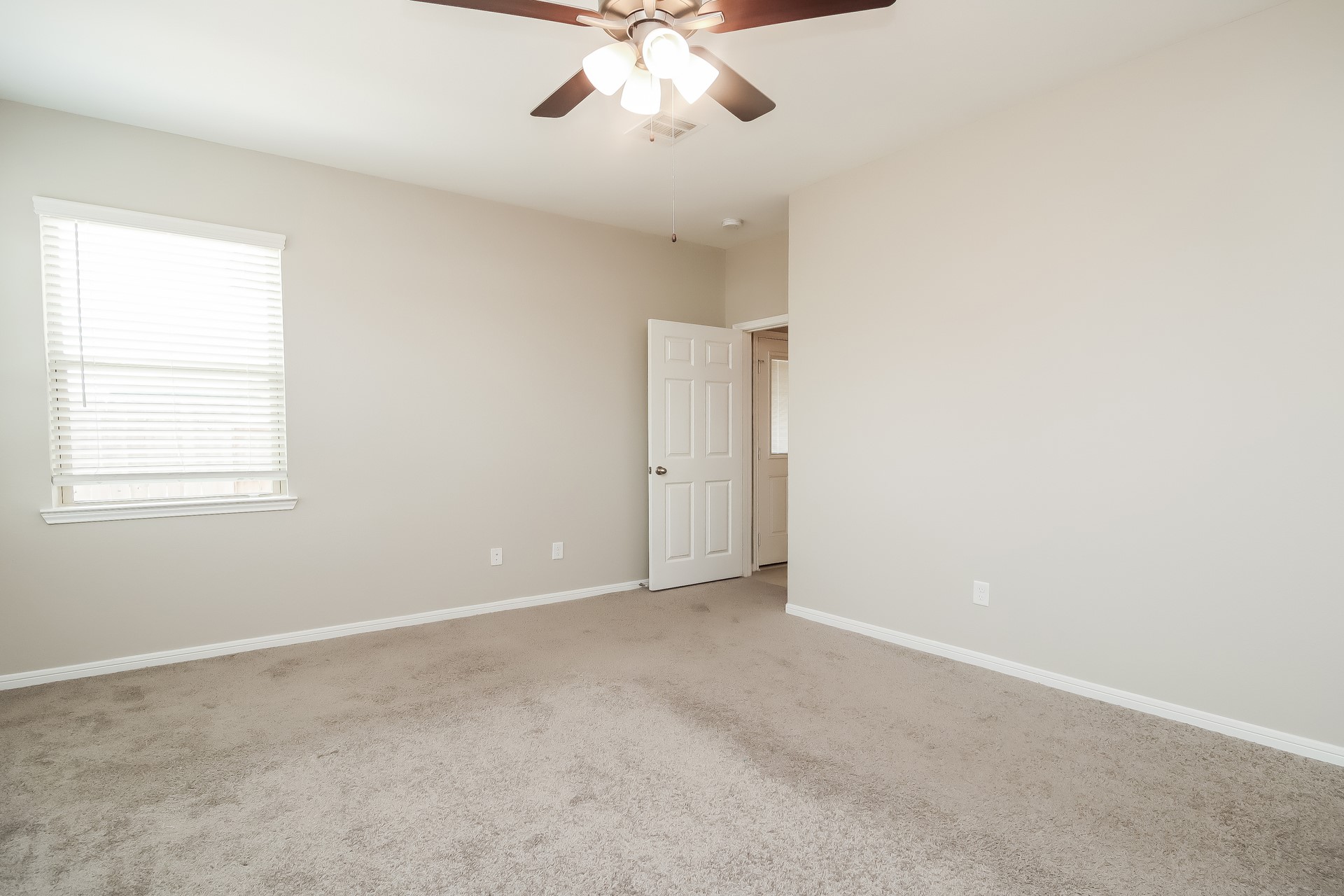 9207 Penfield Drive Property Photo 10
