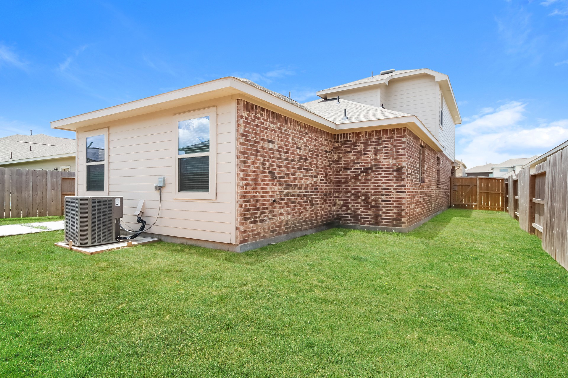 9207 Penfield Drive Property Photo 15