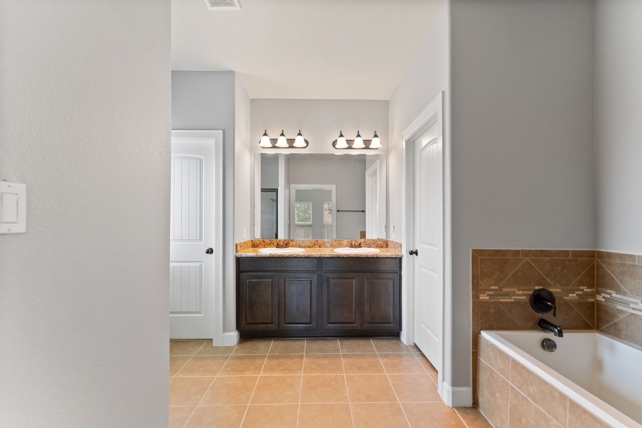 158 S Ridge Park Drive Property Photo 8