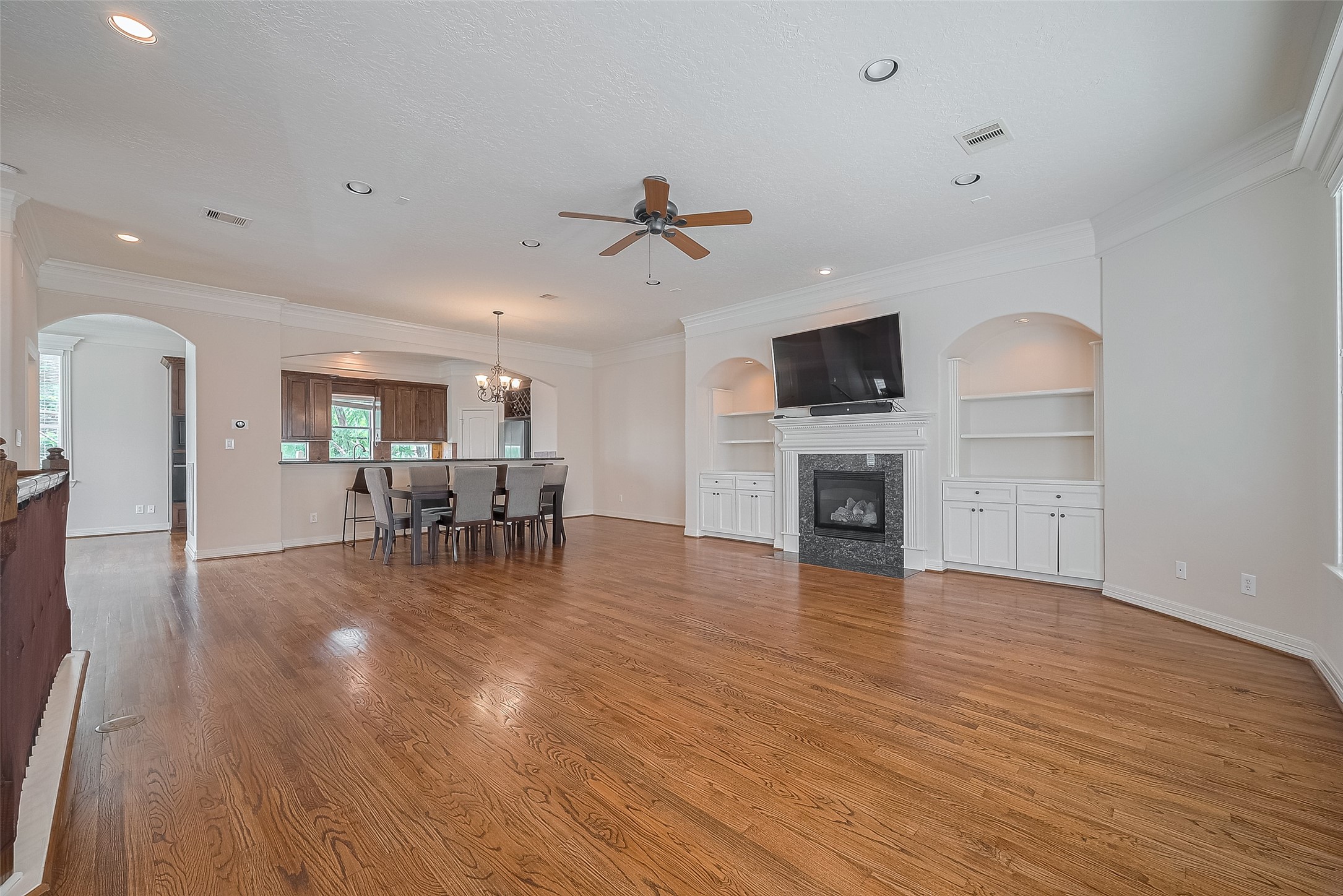 1419 Thompson Street Property Photo 8