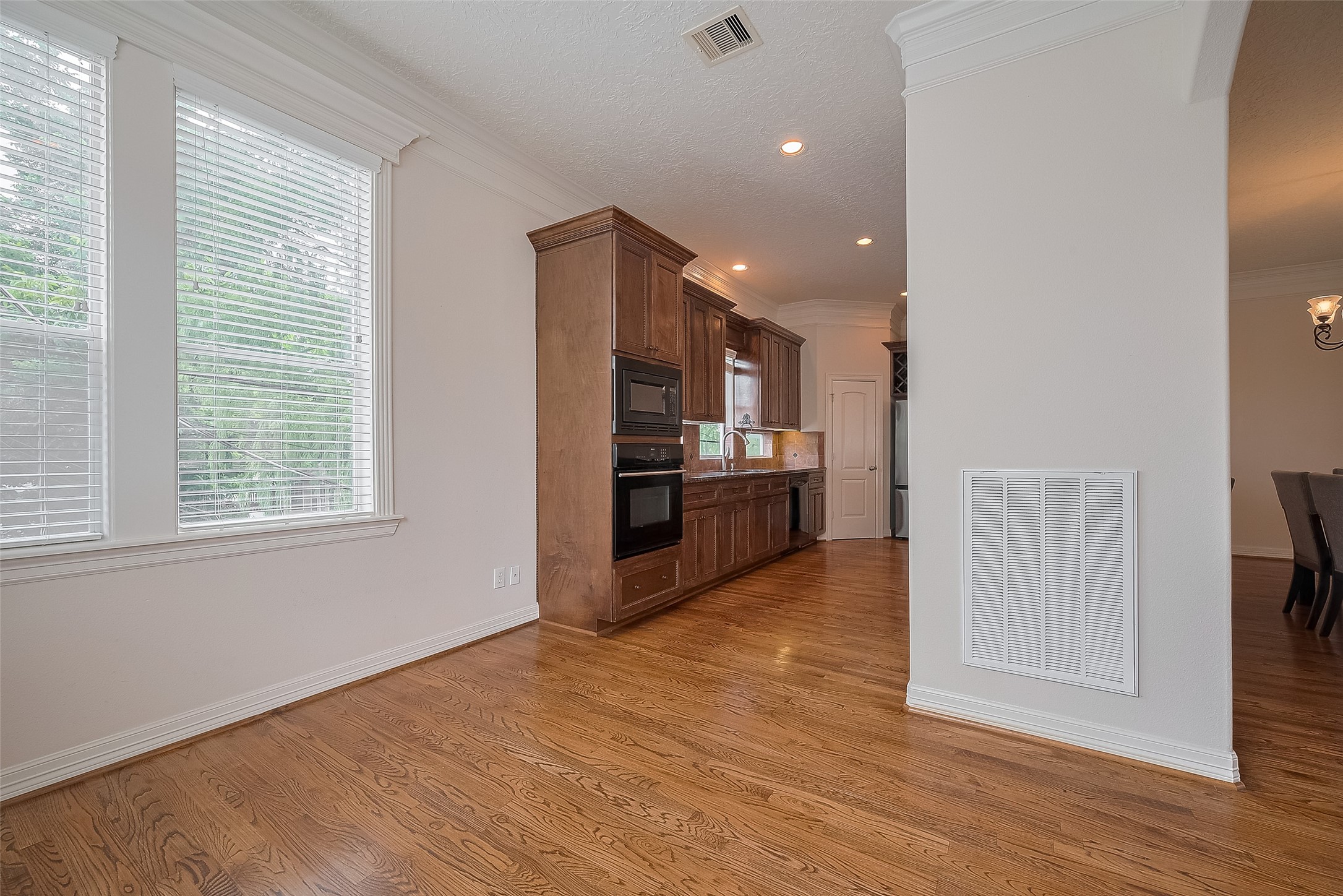 1419 Thompson Street Property Photo 13