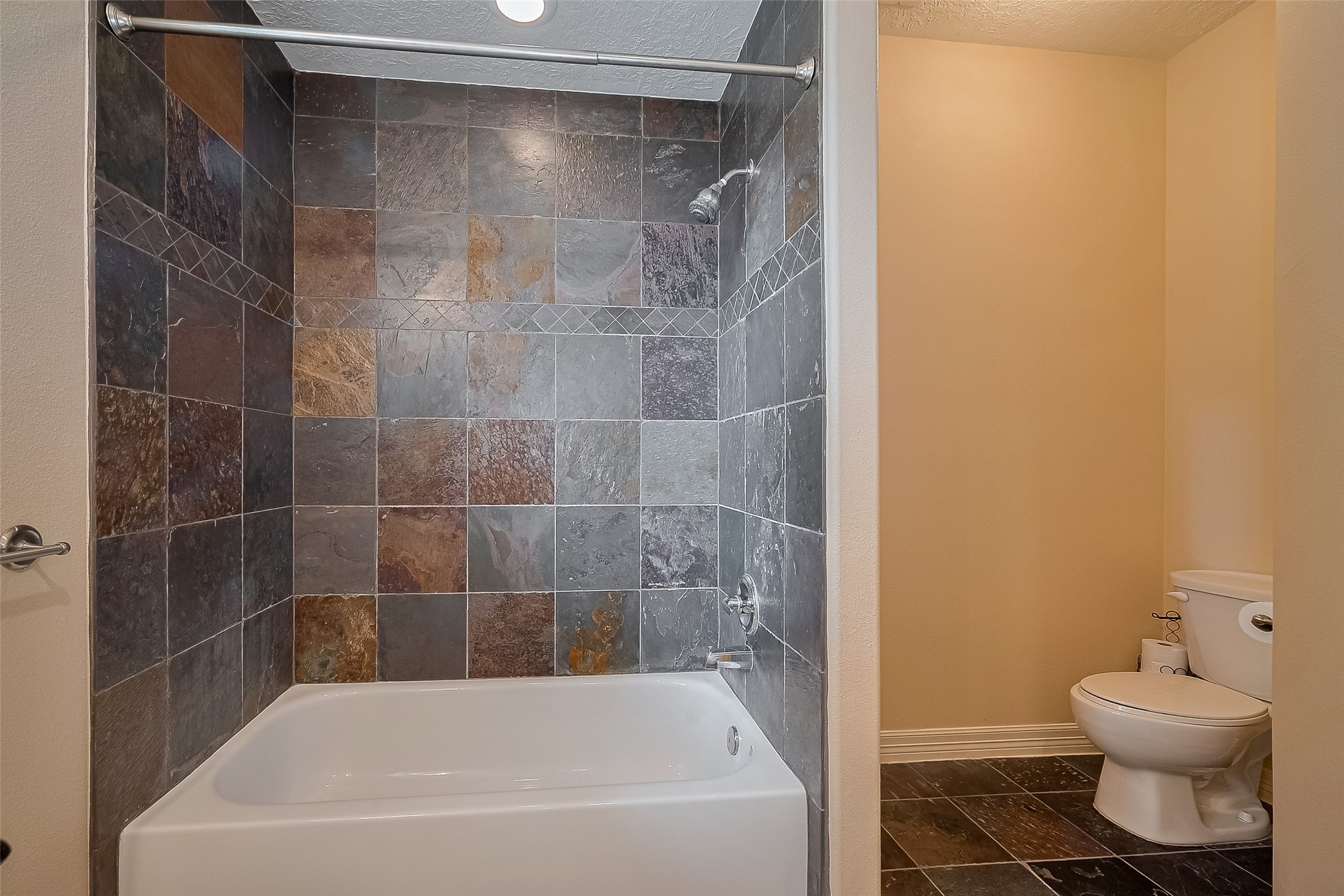 1419 Thompson Street Property Photo 27