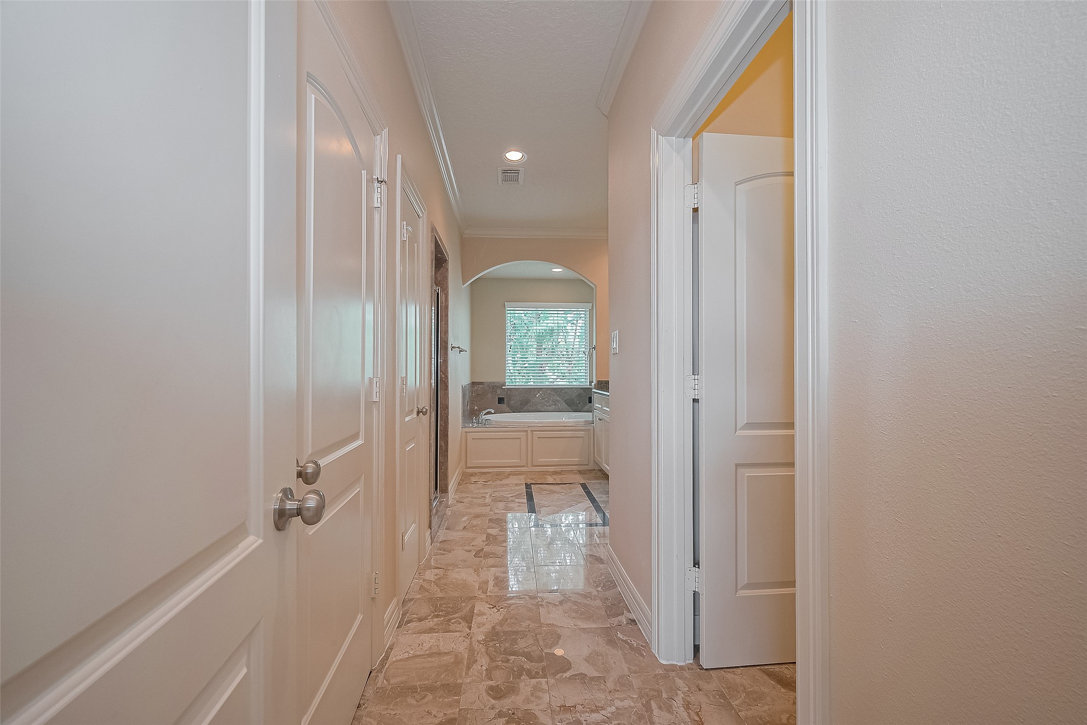 1419 Thompson Street Property Photo 38
