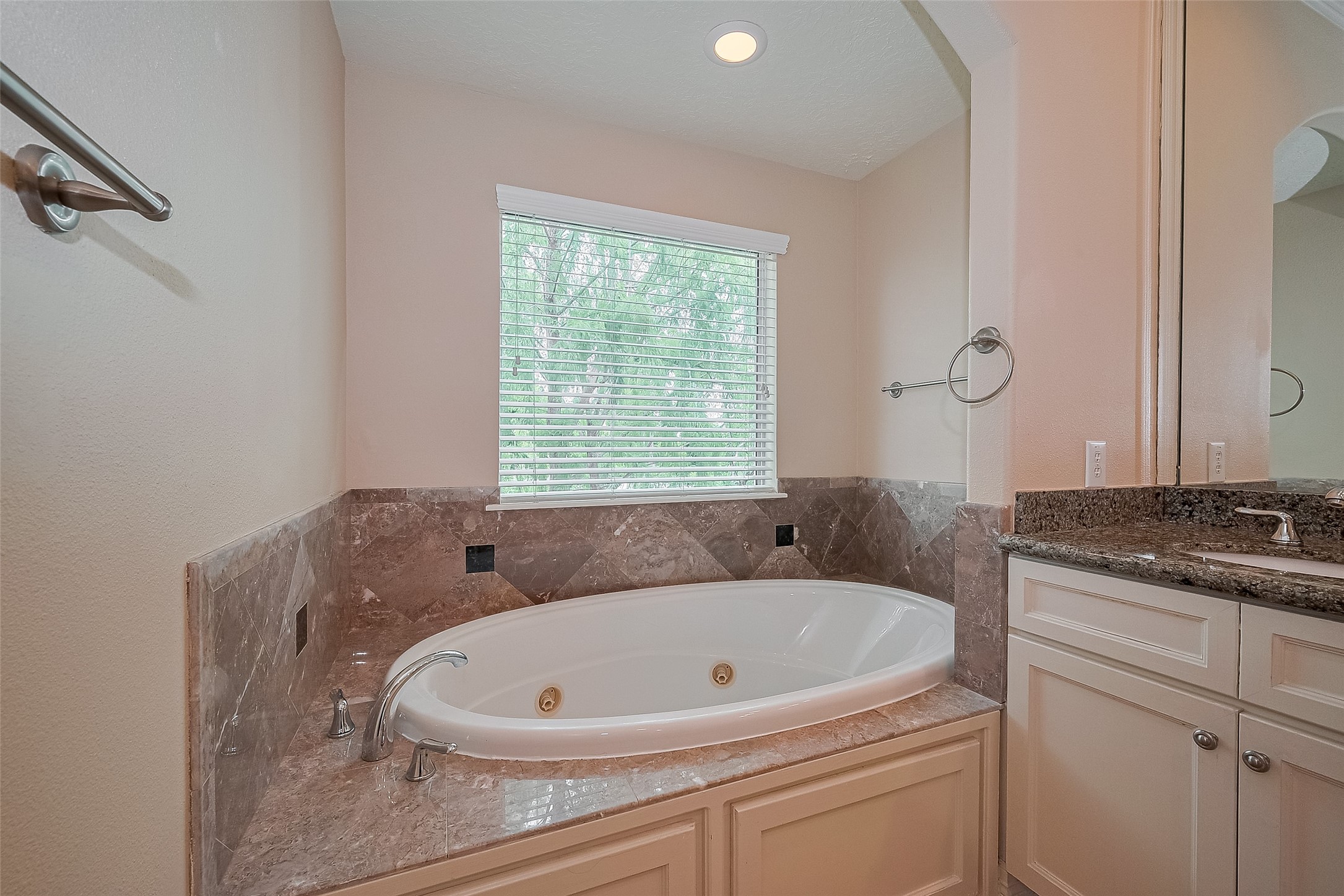 1419 Thompson Street Property Photo 42