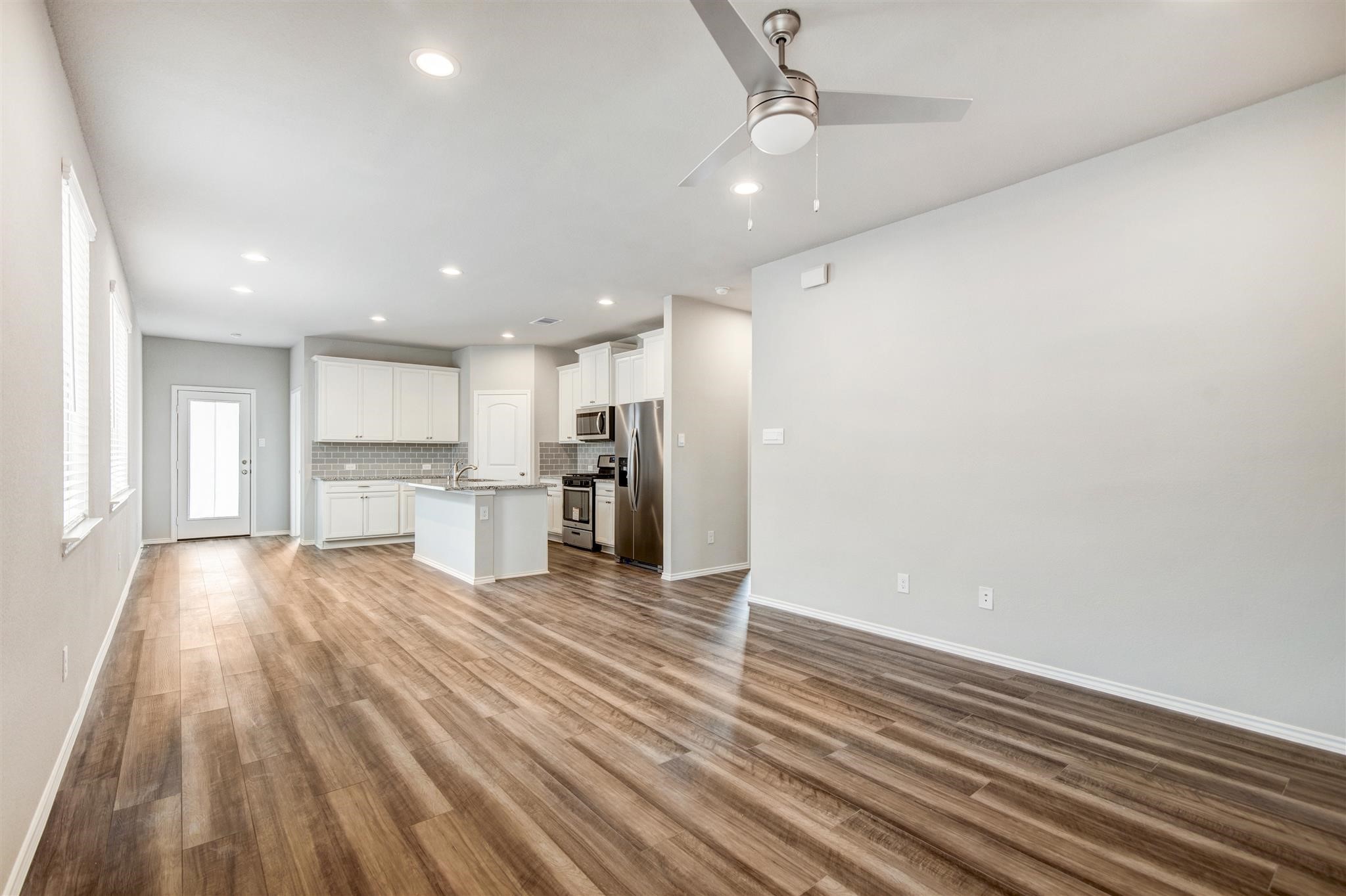 9304 Colonial Bent Court Property Photo 6