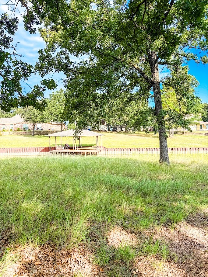 14216 Clark Drive Property Photo 4