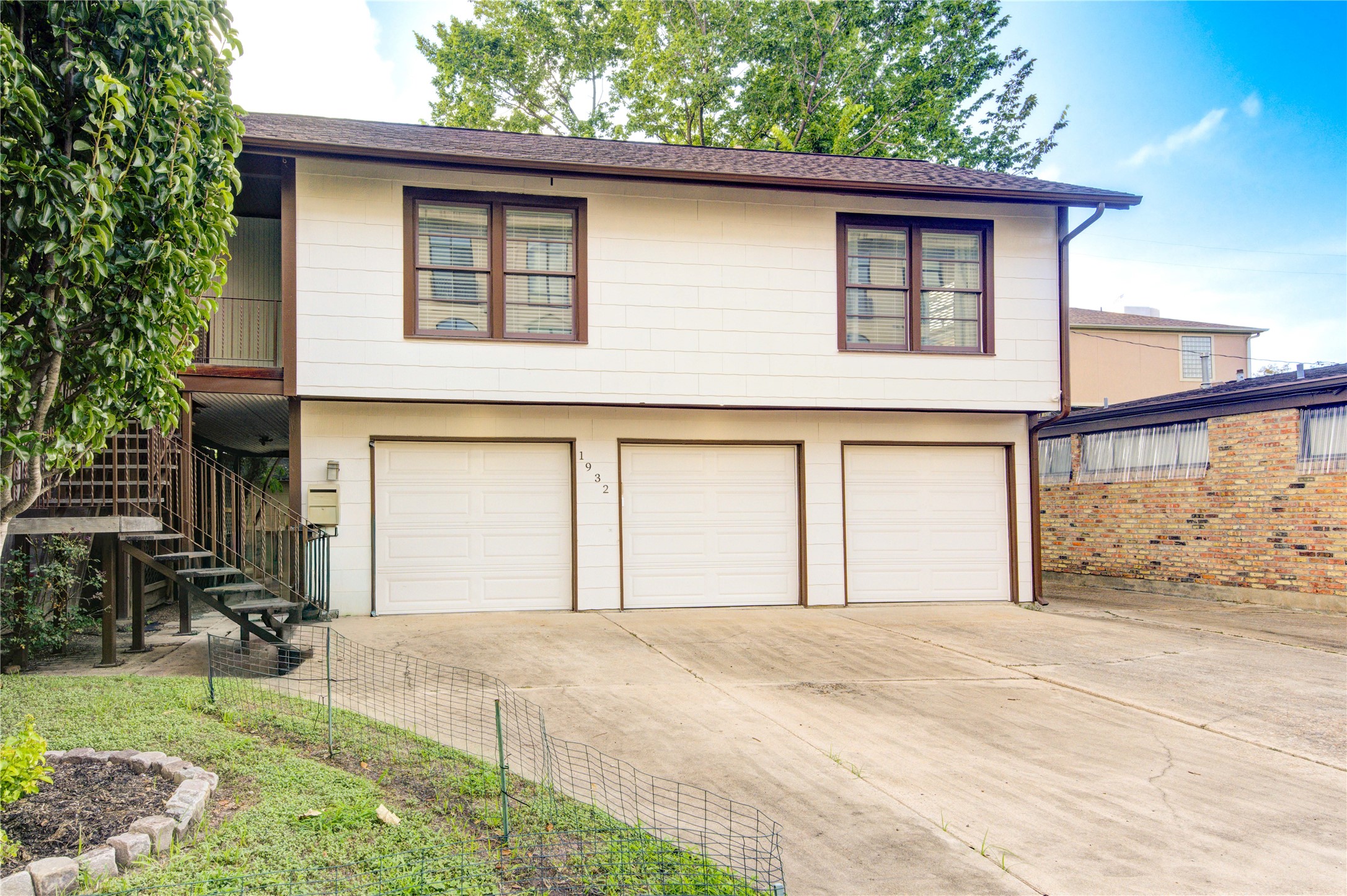1932 W Bell Street Property Photo 8