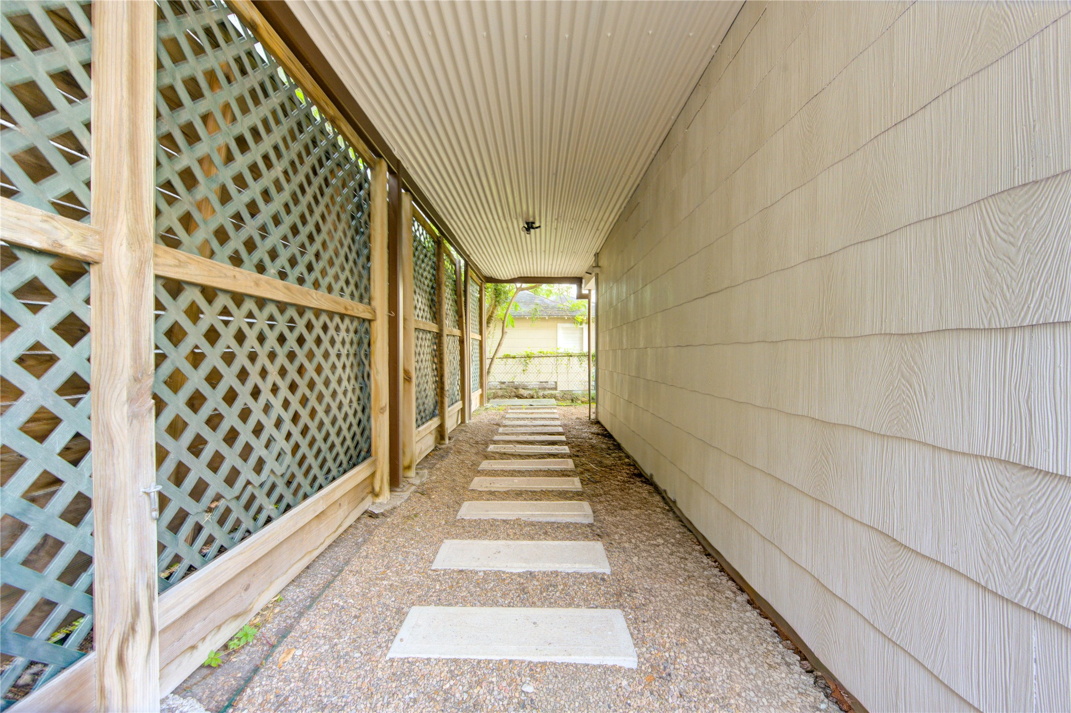 1932 W Bell Street Property Photo 9