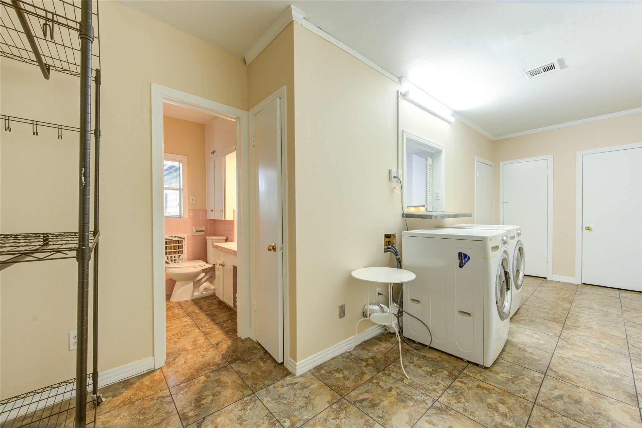 1932 W Bell Street Property Photo 25