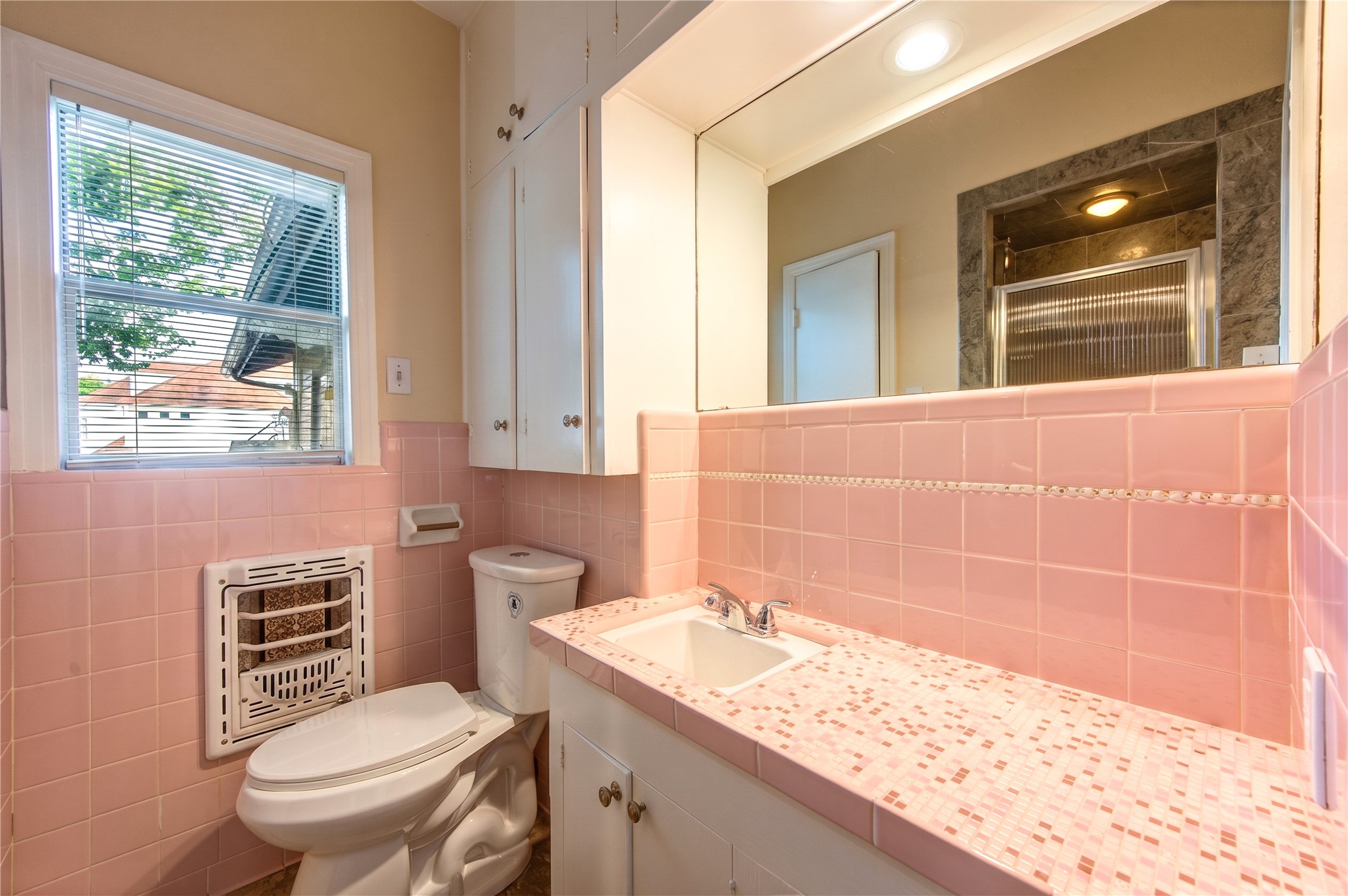 1932 W Bell Street Property Photo 29