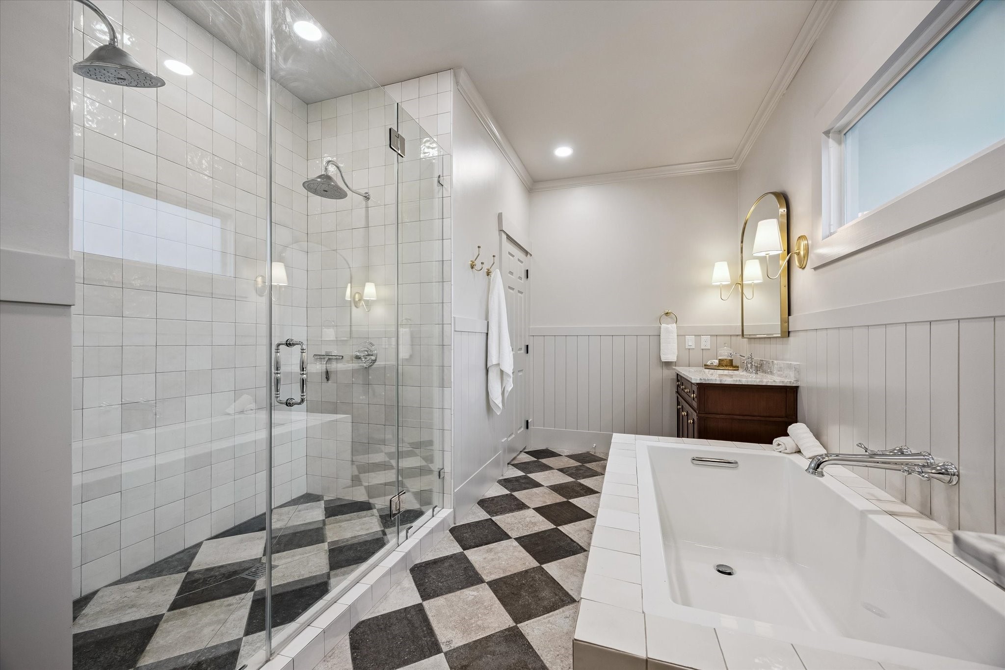 1635 Harvard Street Property Photo 5