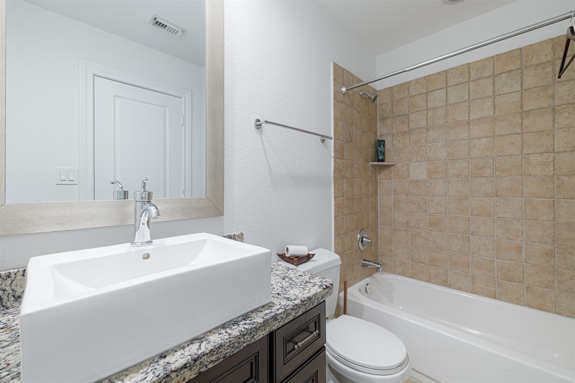 1320 W 25th Street A Property Photo 7