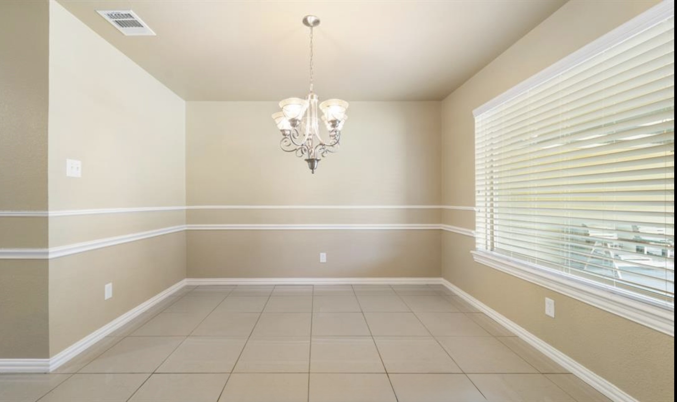 2715 Toyah Avenue Property Photo 6