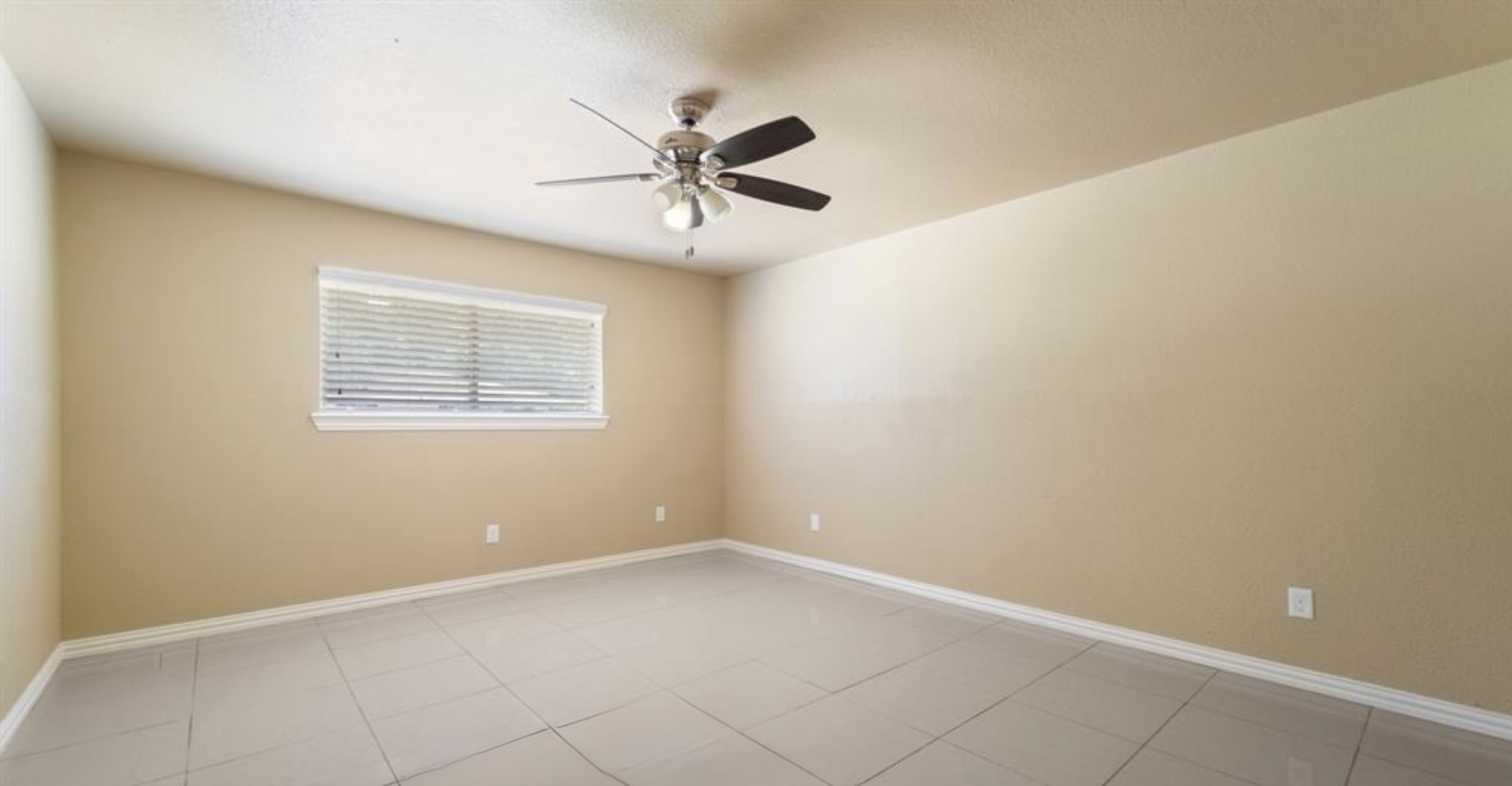 2715 Toyah Avenue Property Photo 16
