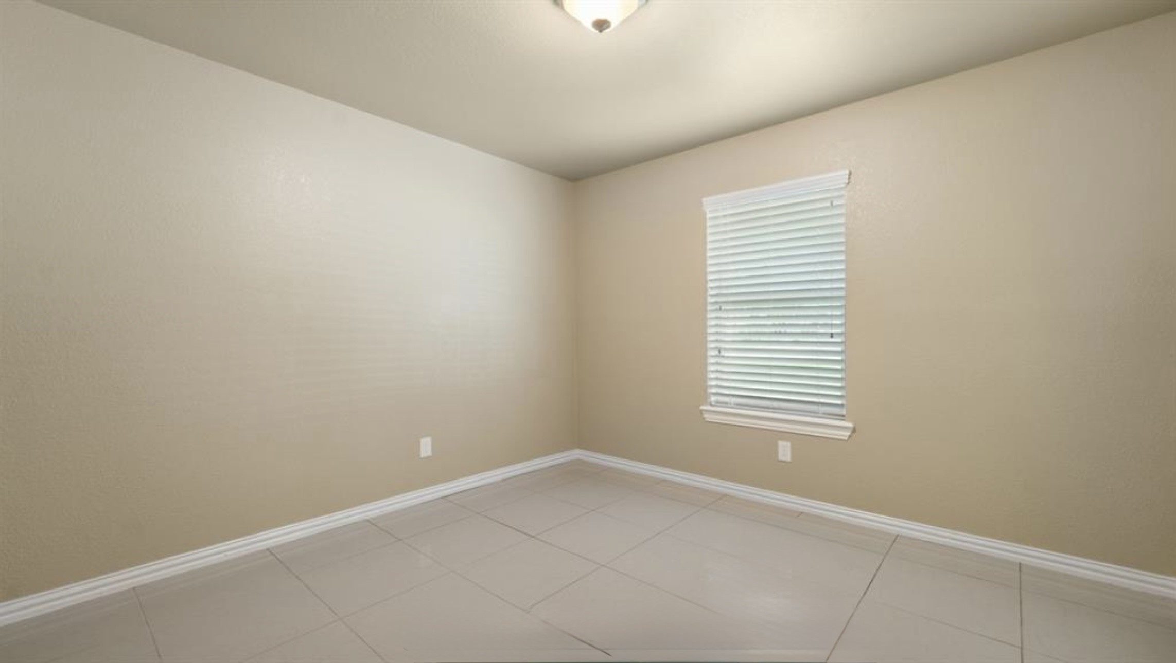 2715 Toyah Avenue Property Photo 17
