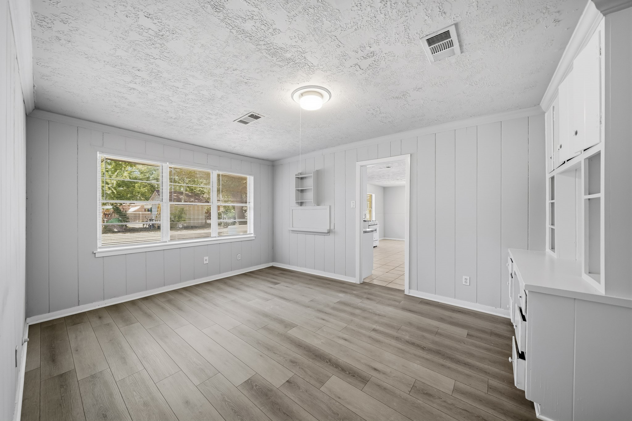 2010 Robinhood Street Property Photo 2