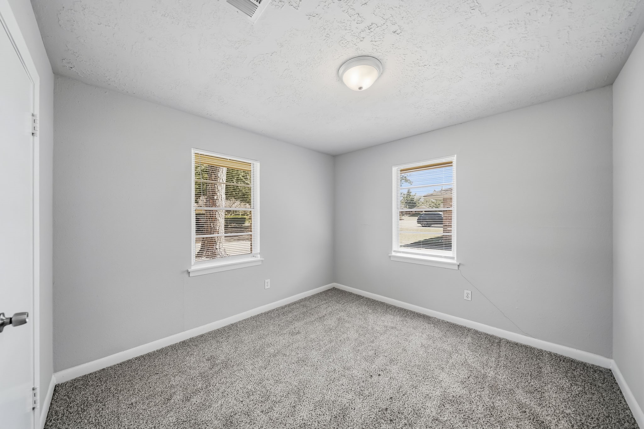 2010 Robinhood Street Property Photo 6