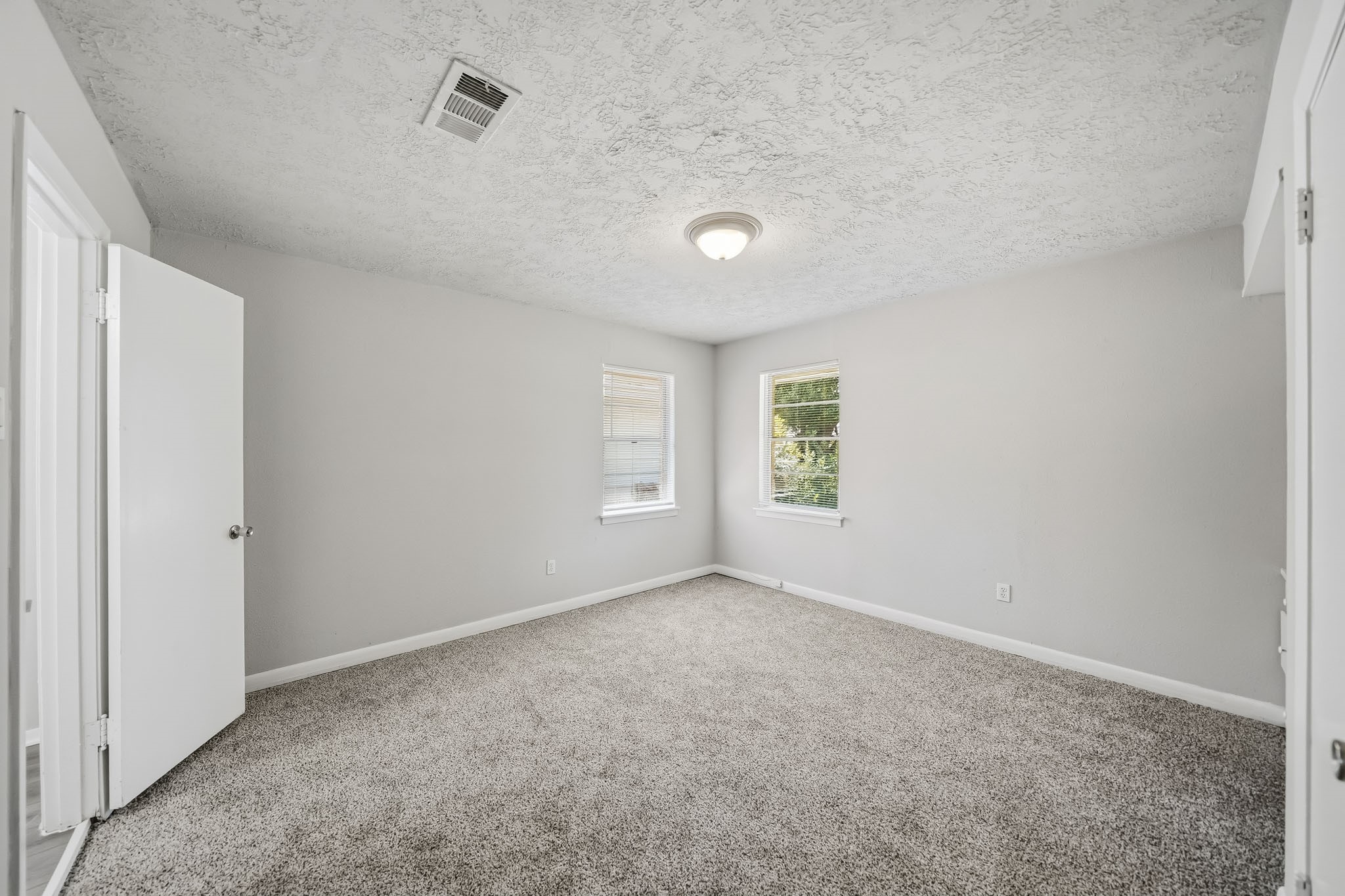 2010 Robinhood Street Property Photo 9