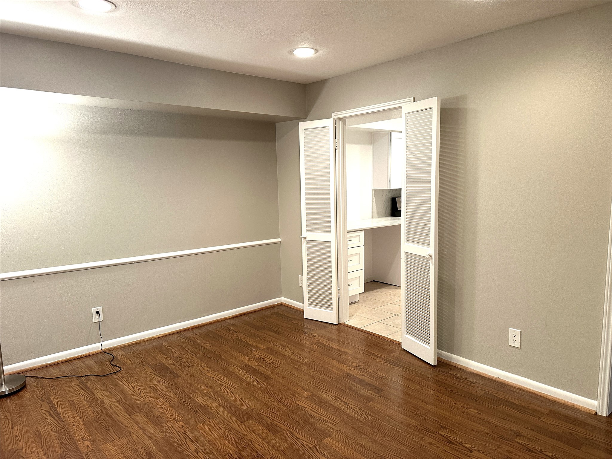 359 N Post Oak Lane 220 Property Photo 6