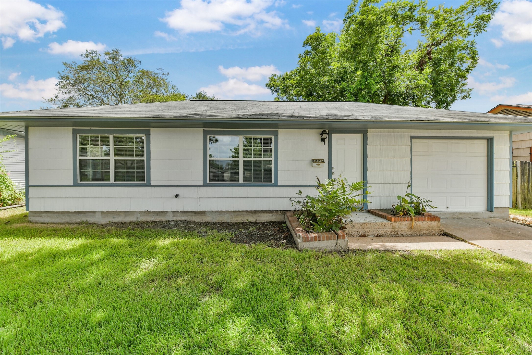 1114 Valerie Avenue Property Photo 1