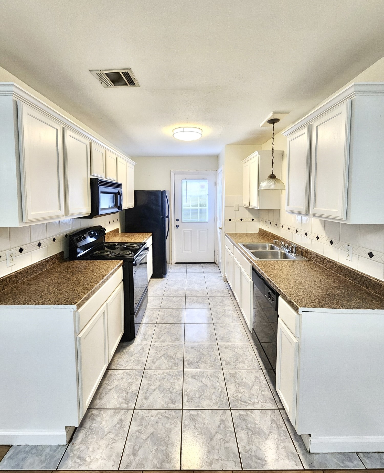 11899 Algonquin Drive 5 Property Photo 4