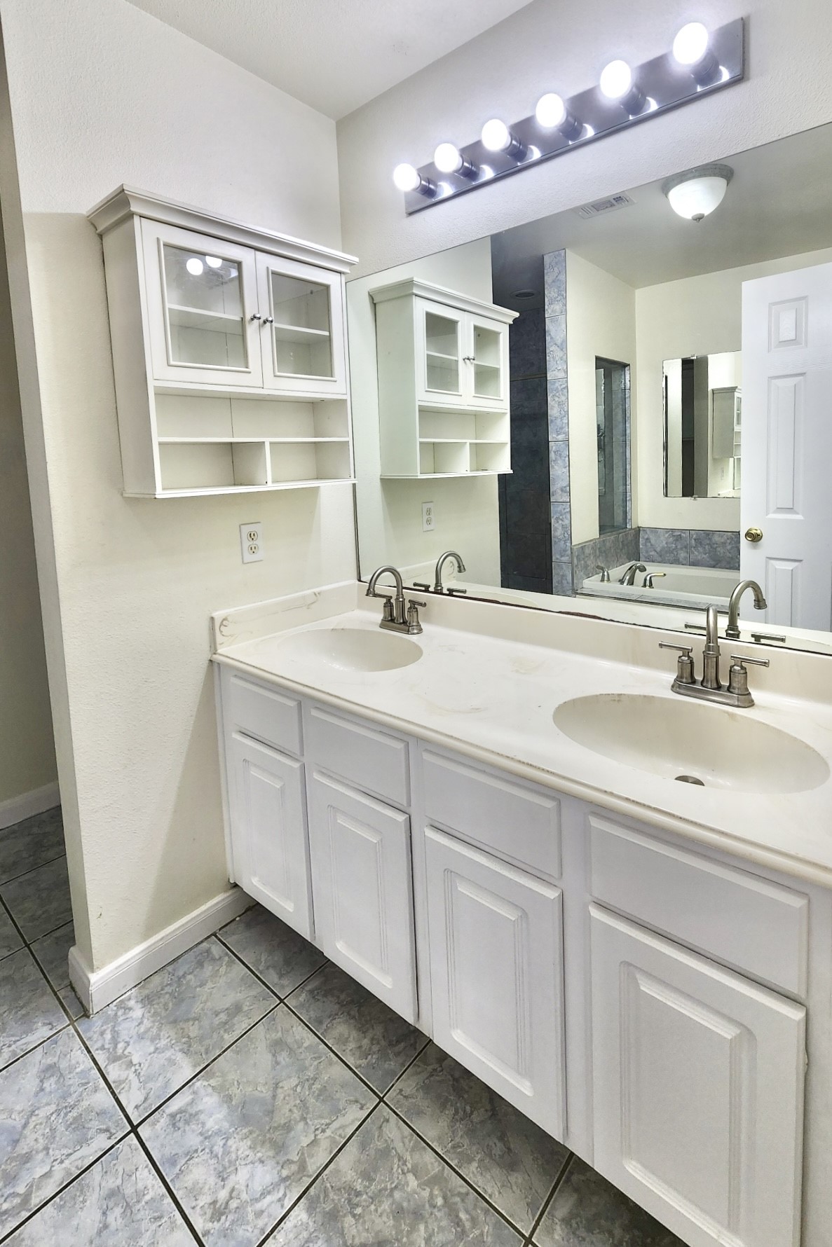 11899 Algonquin Drive 5 Property Photo 6