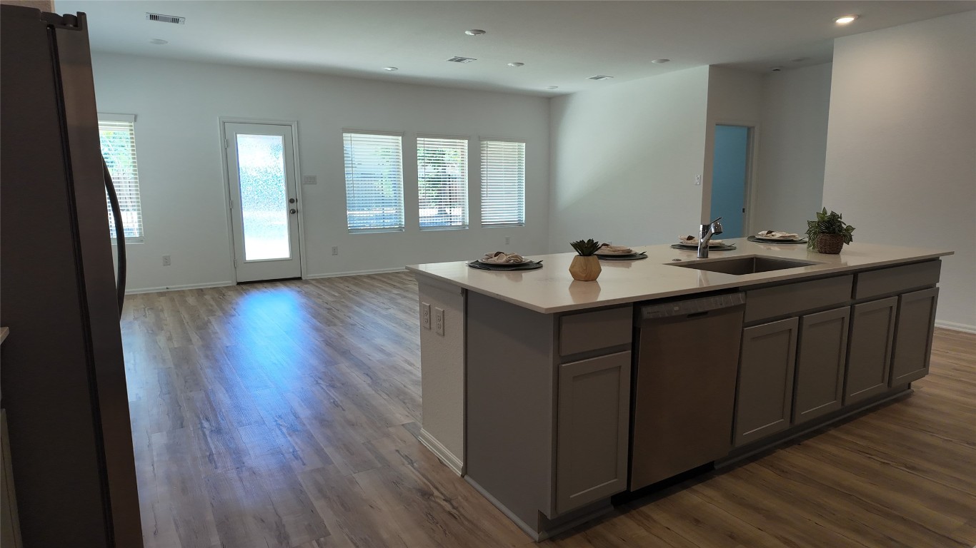 7518 Angels Landing Ln Property Photo 8