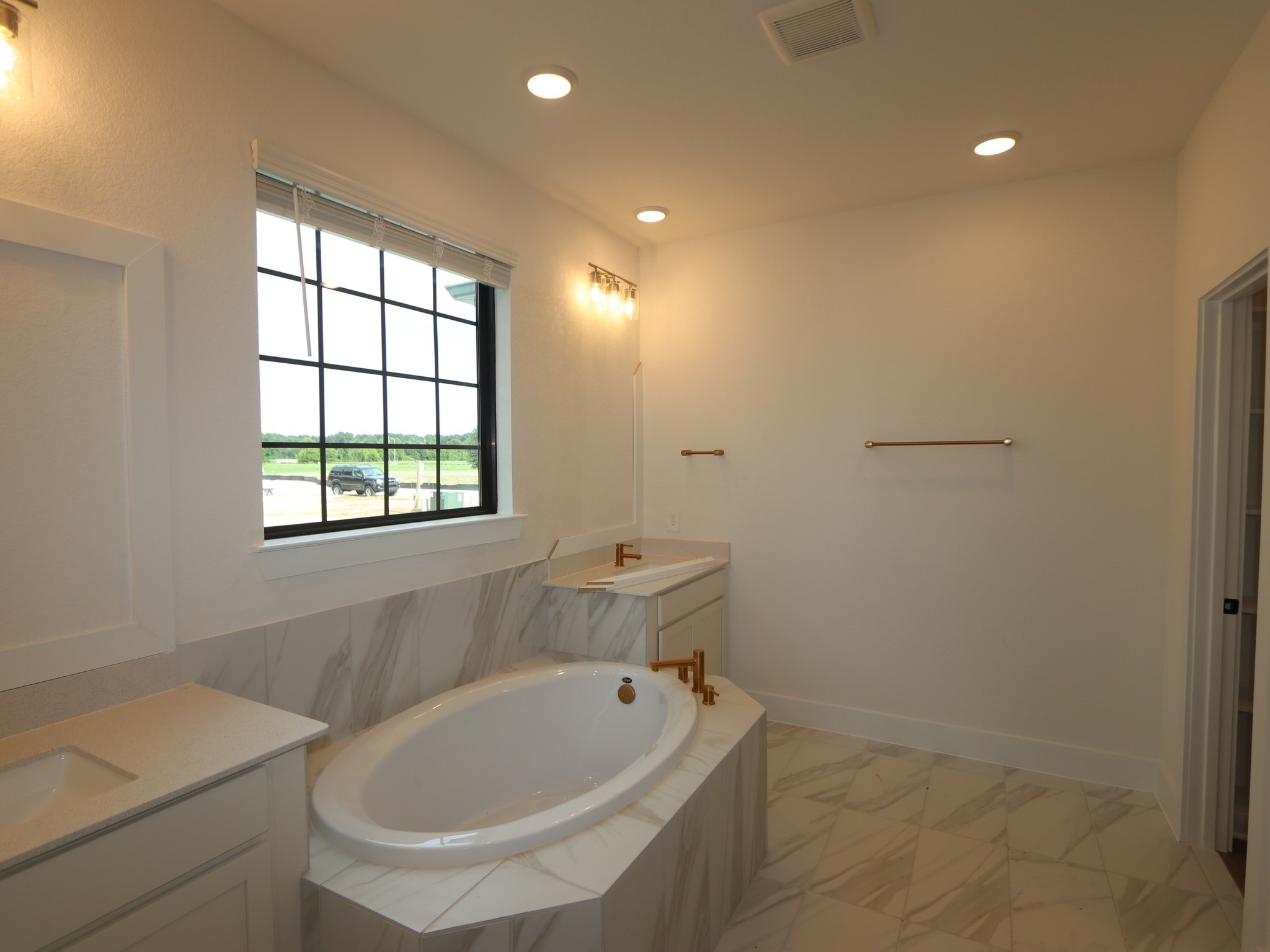 21010 Red Arbutus Court Property Photo 4